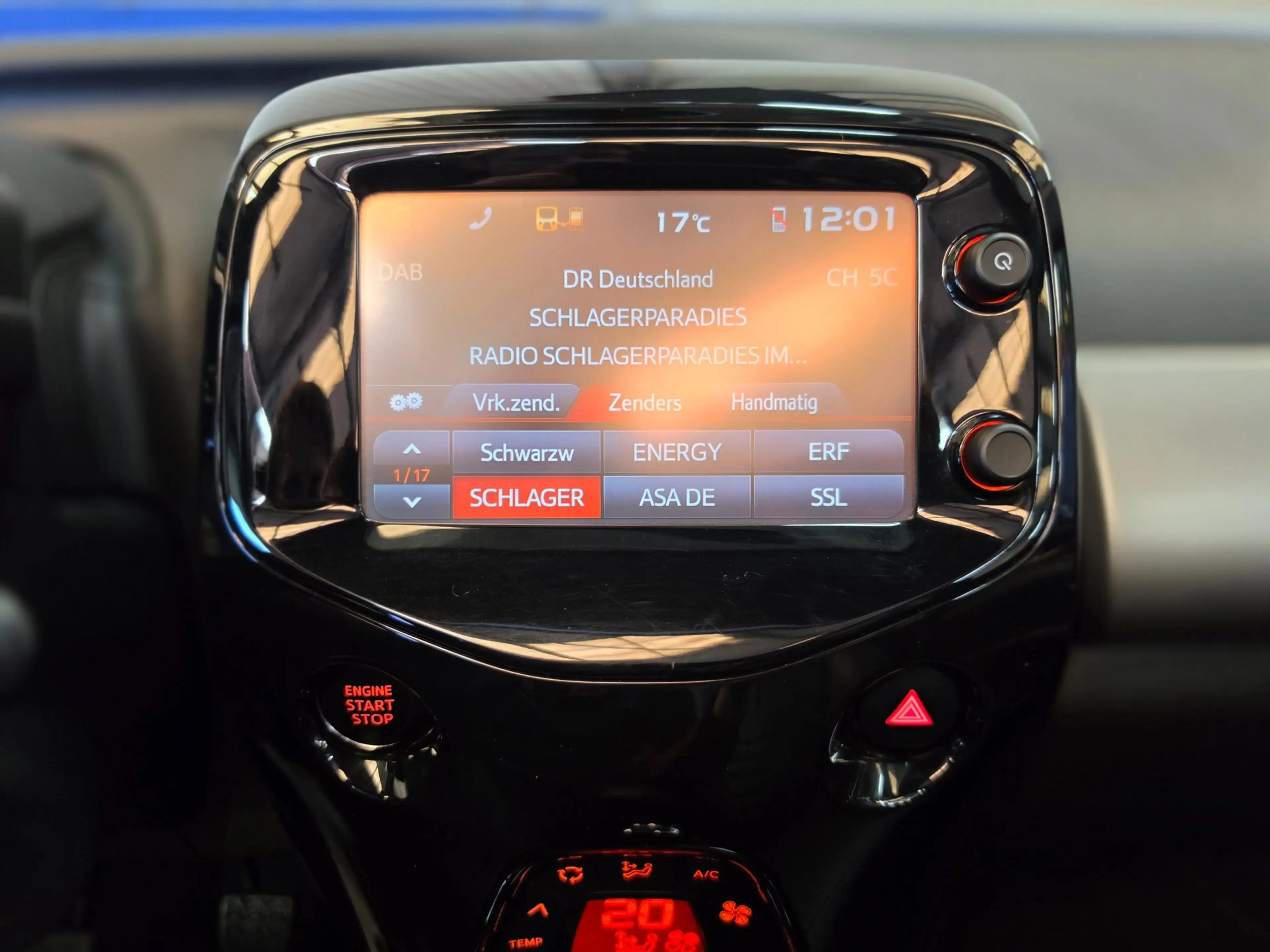 Peugeot 108 1.2 VTi Allure — photo 8