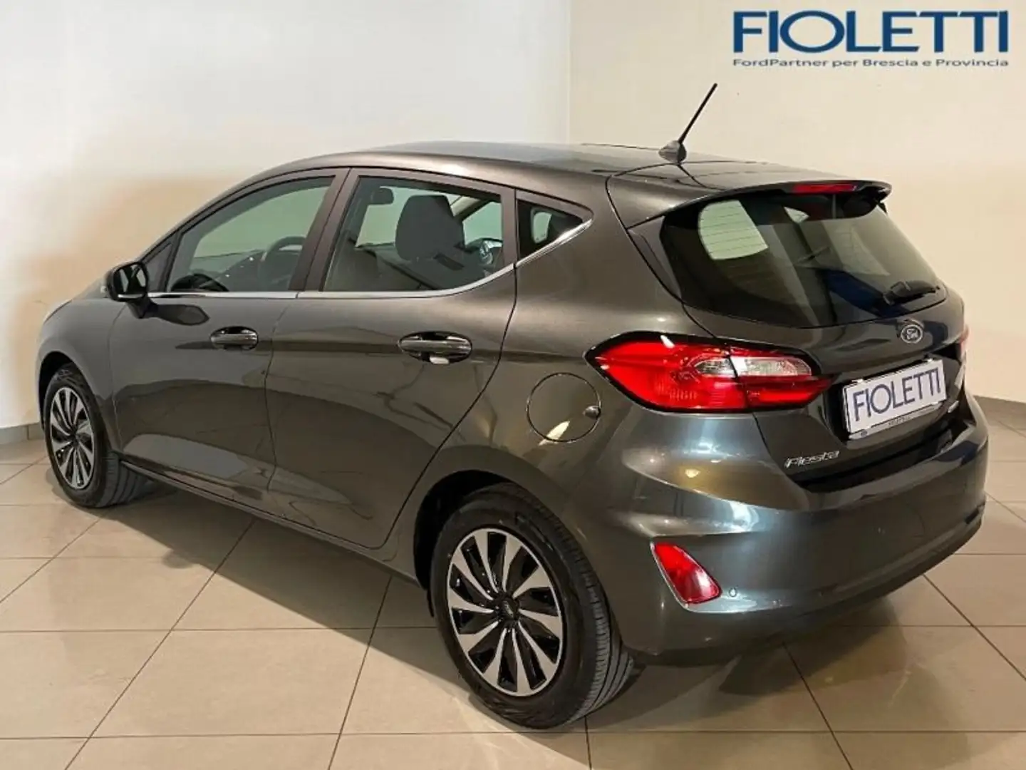 Ford Fiesta 7ª SERIE 1.1 75 CV GPL 5 PORTE TITANIUM Grey - 2