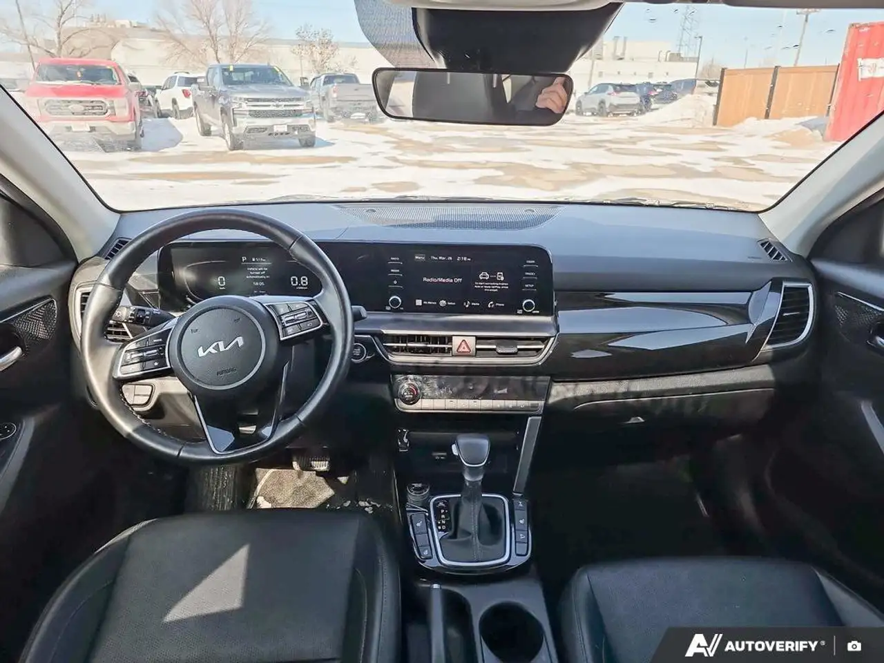 Kia Seltos снимка Kia Seltos