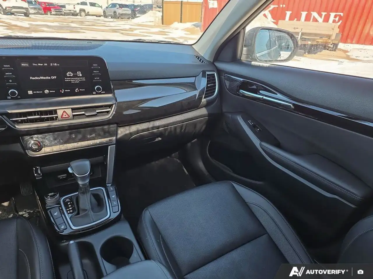 Kia Seltos снимка Kia Seltos