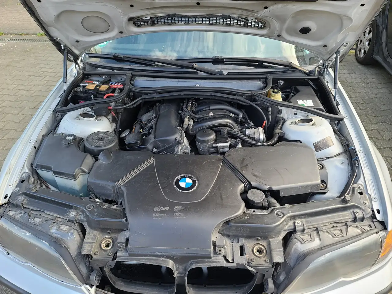 BMW 318i touring, foto 6