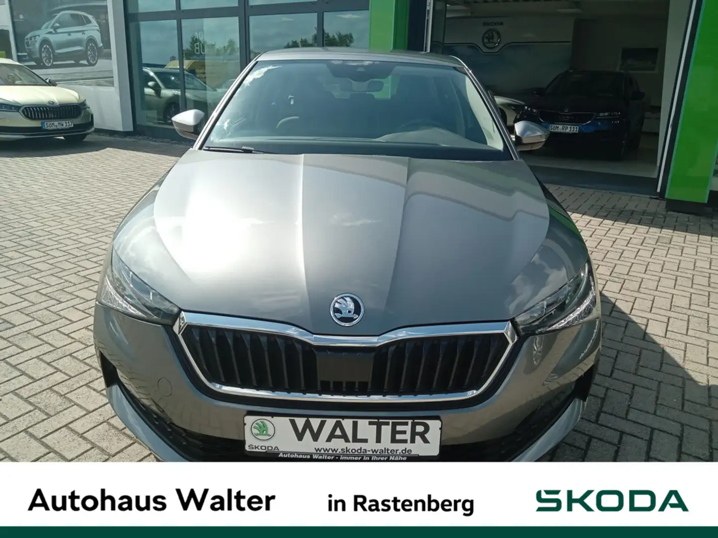 Skoda Scala 1.0 TSI Style Grau - 2