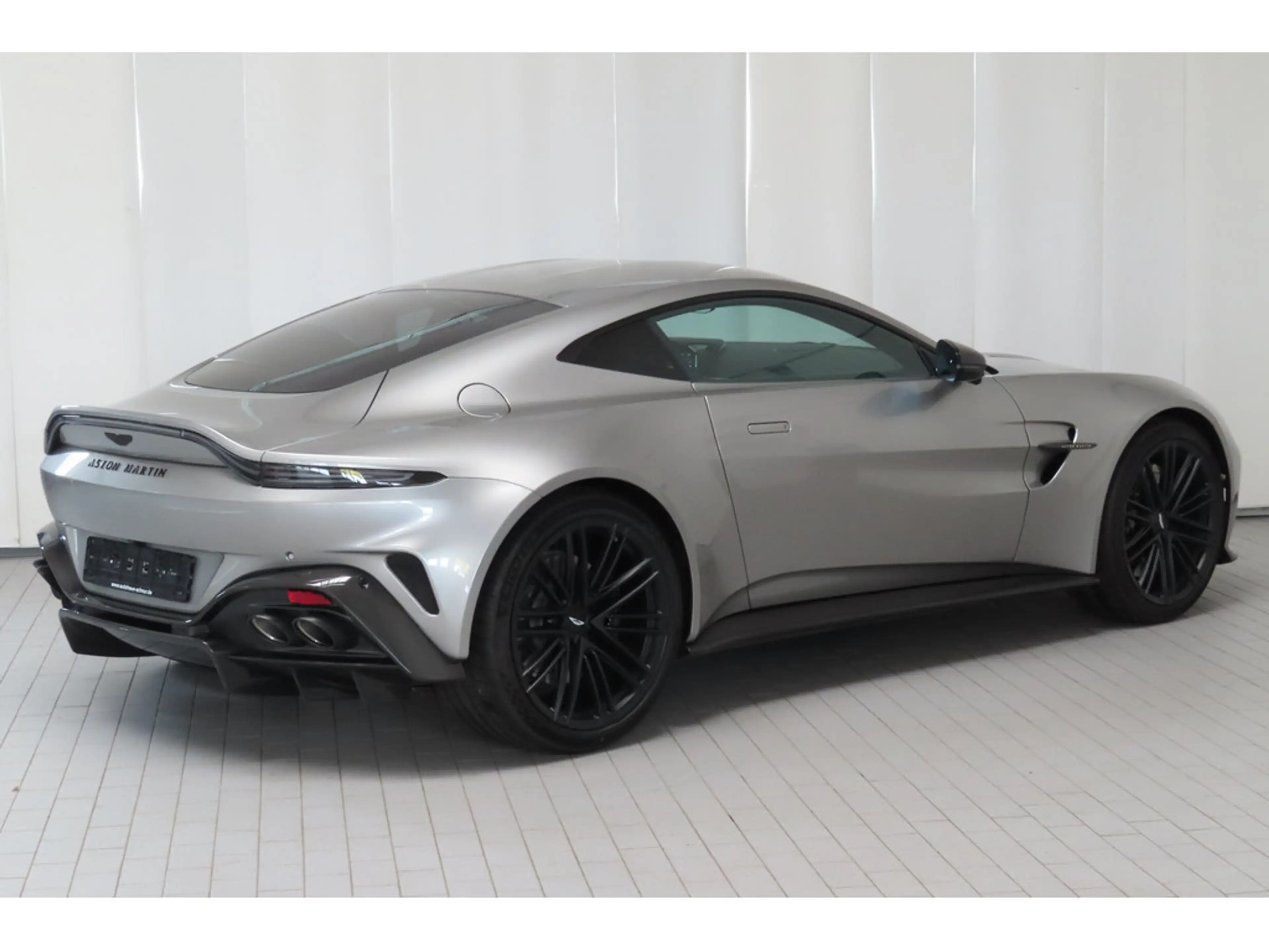 Aston Martin V8 Vantage Carbonpaket — photo 5