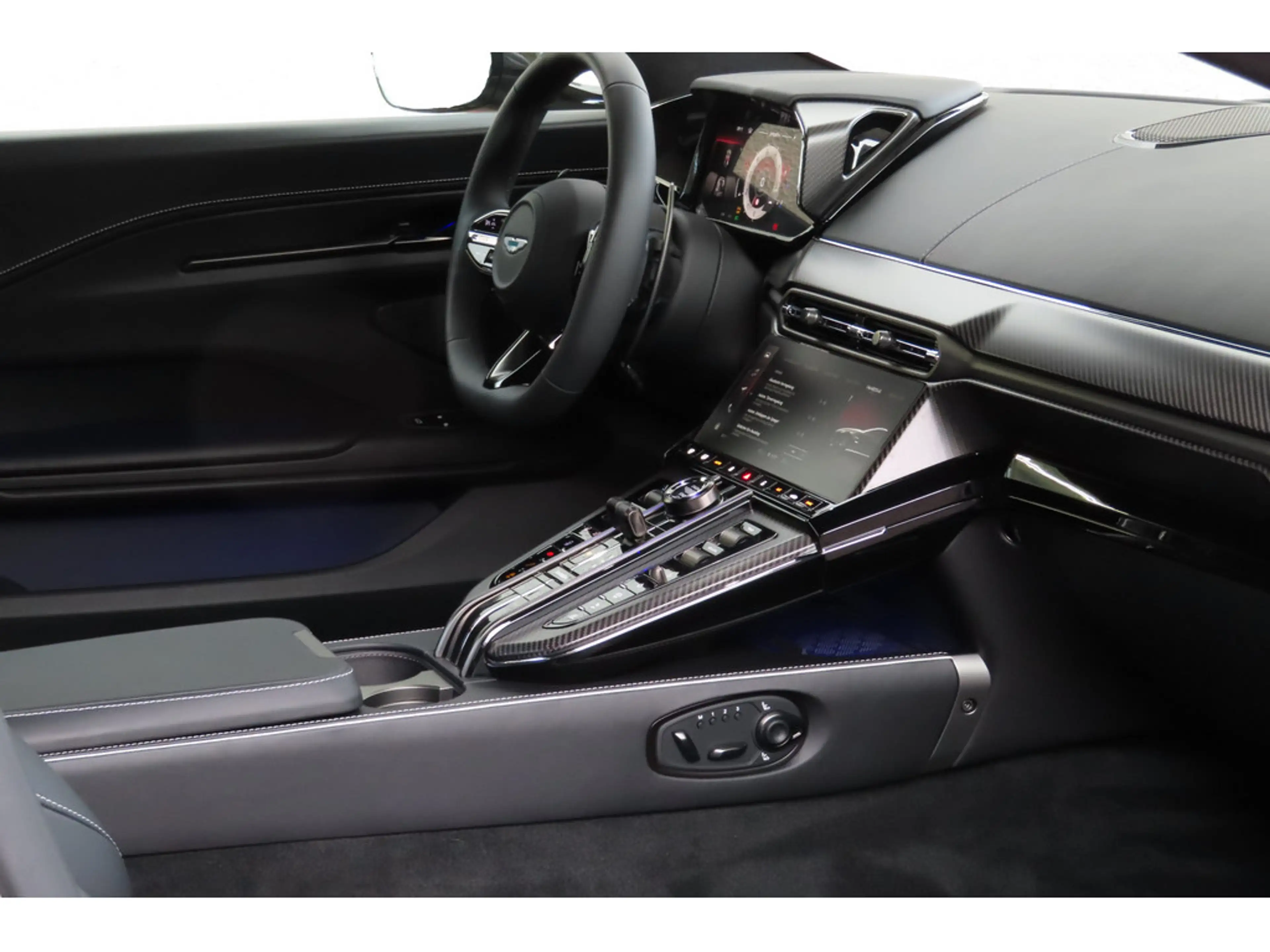 Aston Martin V8 Vantage Carbonpaket — photo 9