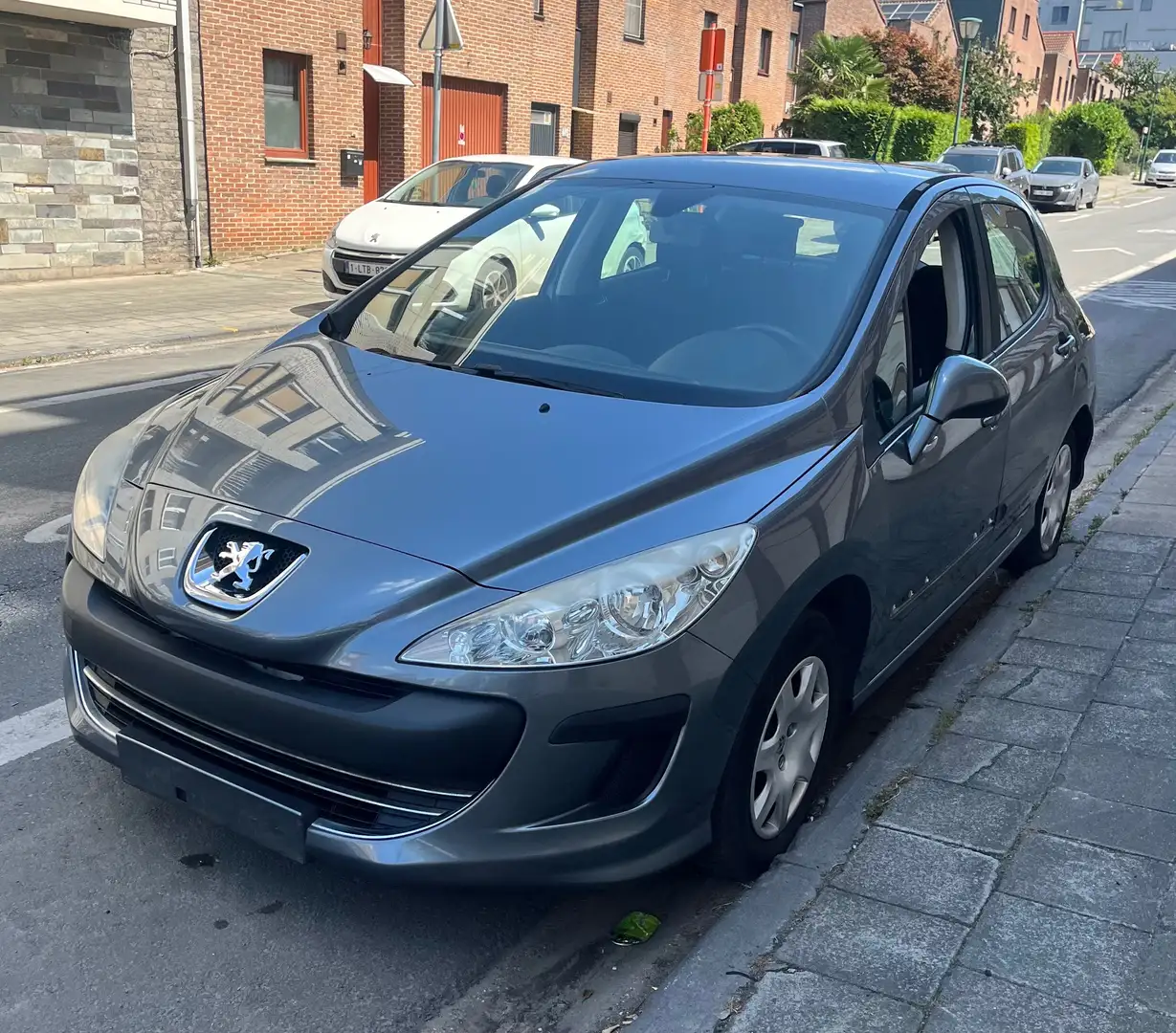 Peugeot 308 308 1.4i Confort Grijs - 2