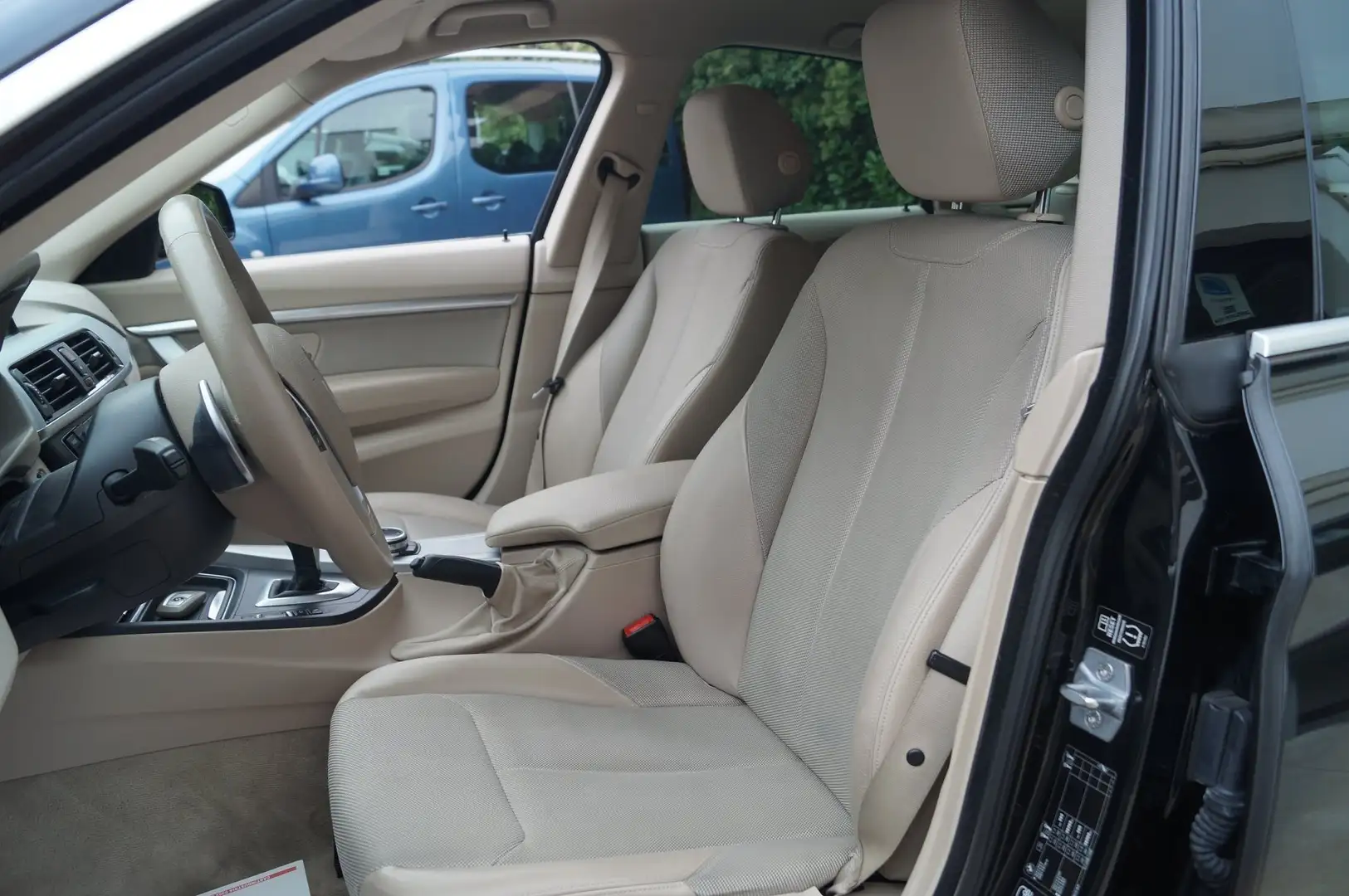 BMW 320 320d Gran Turismo xdrive Business auto Negru - 2