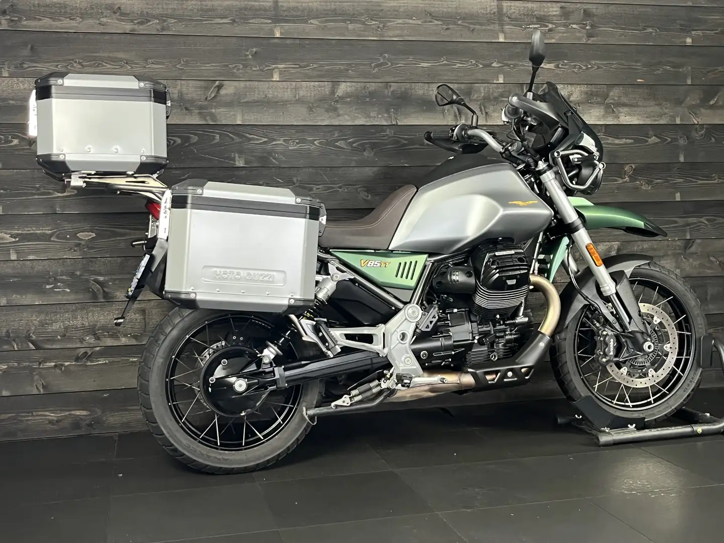 Moto Guzzi V 85 TT CENTENARIO E5 Groen - 2
