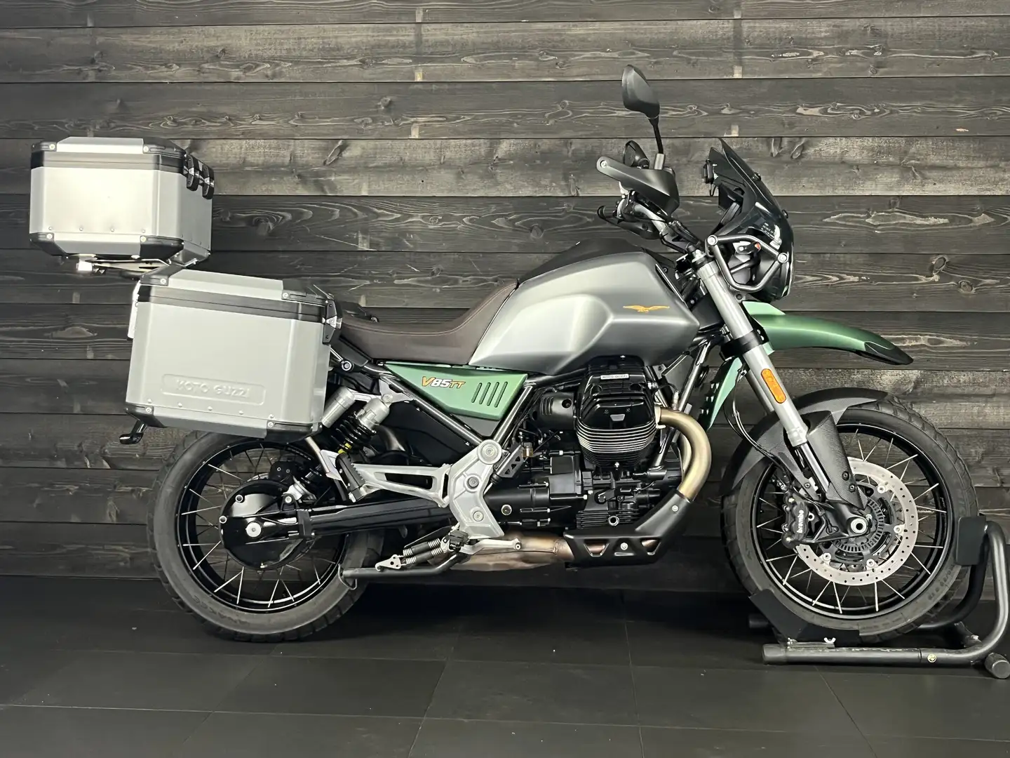 Moto Guzzi V 85 TT CENTENARIO E5 Groen - 1