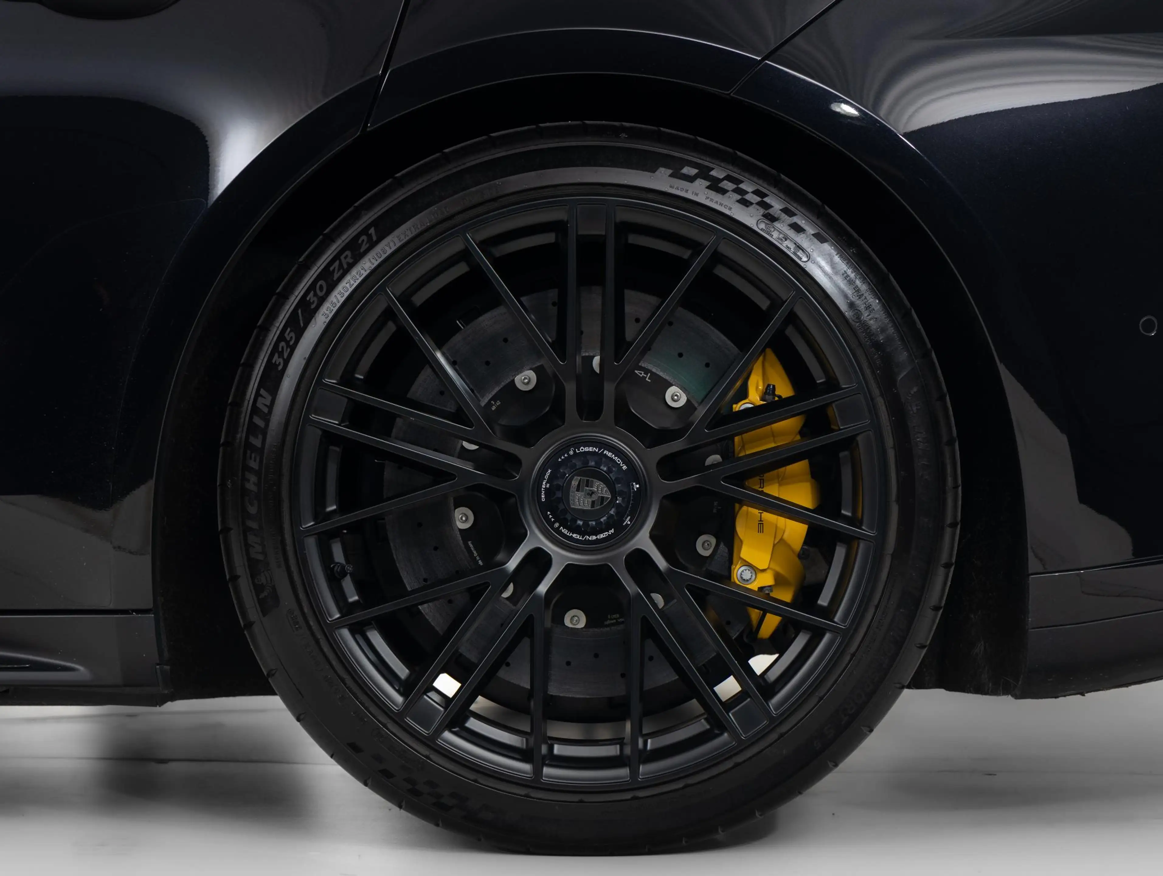 Porsche Panamera Turbo S E-Hybrid — photo 22