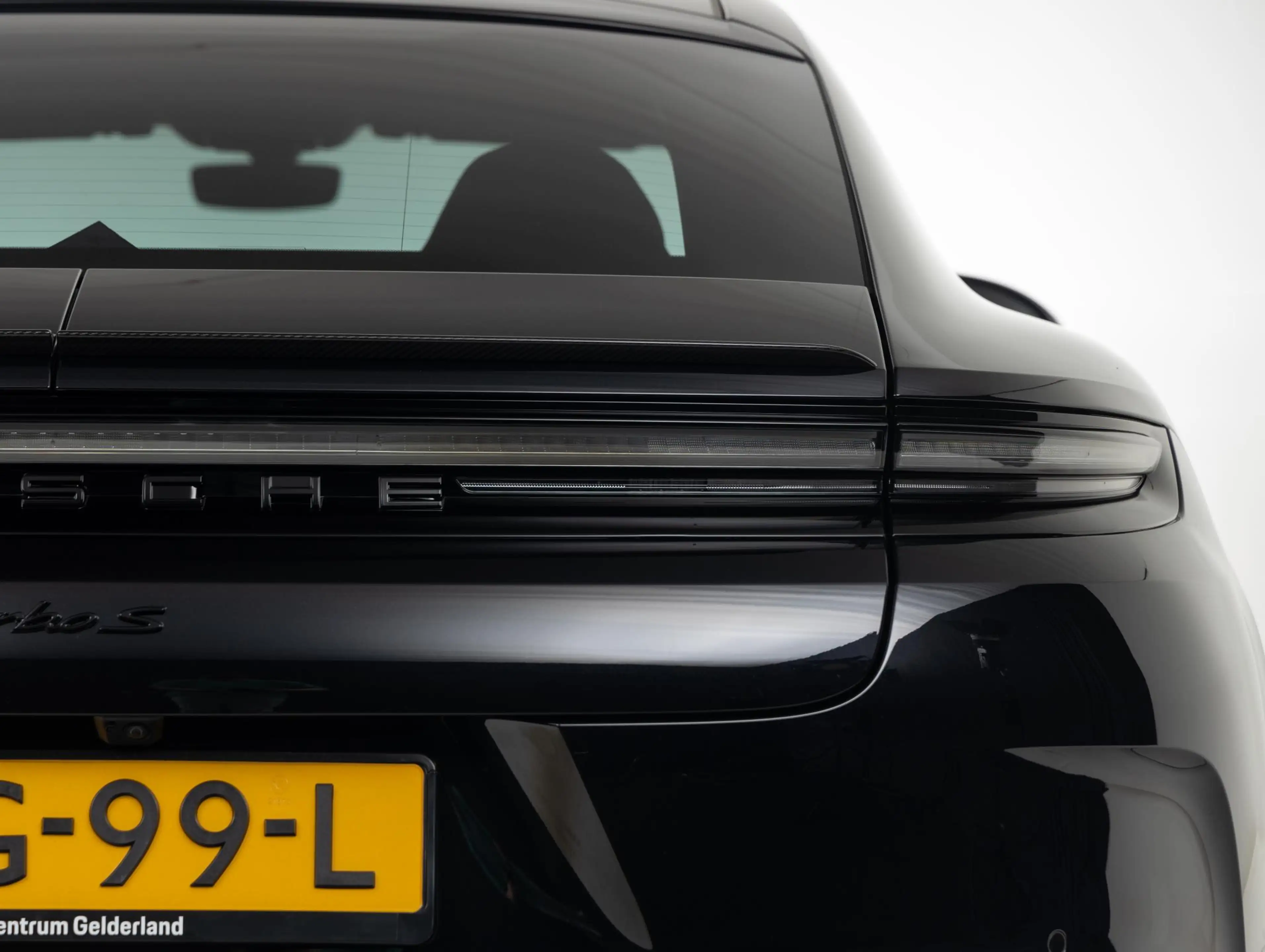Porsche Panamera Turbo S E-Hybrid — photo 29