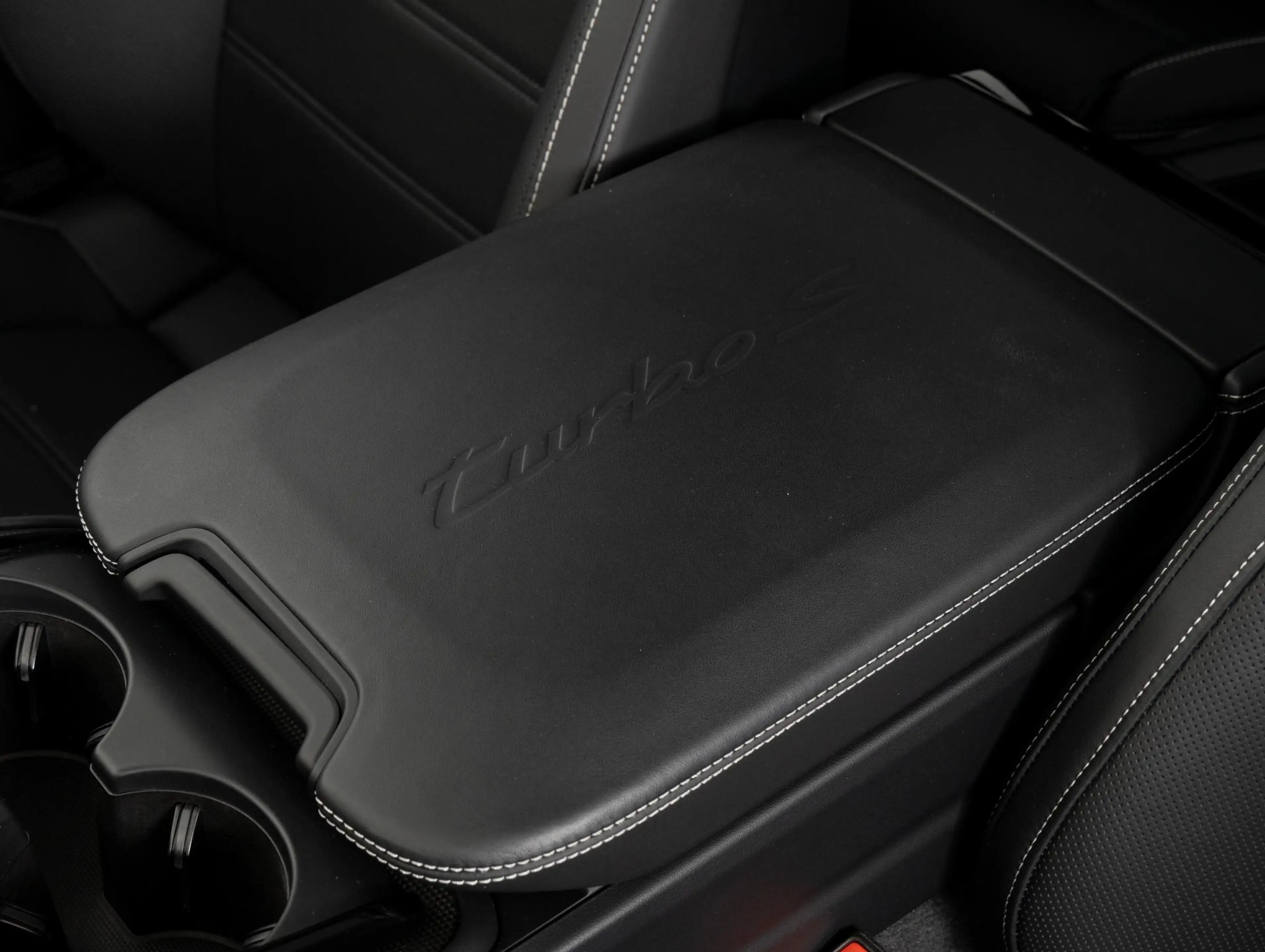 Porsche Panamera Turbo S E-Hybrid — photo 47
