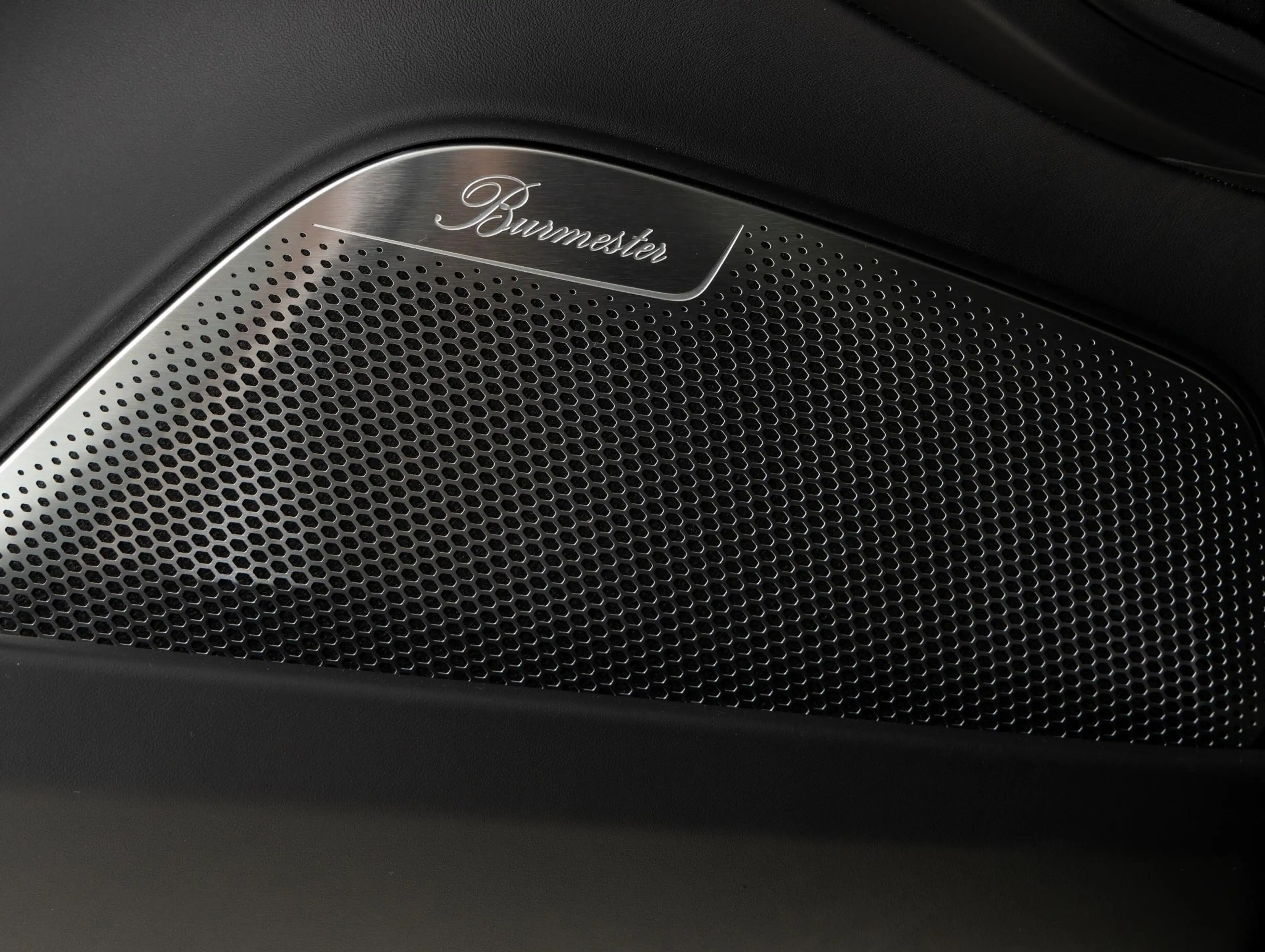 Porsche Panamera Turbo S E-Hybrid — photo 40
