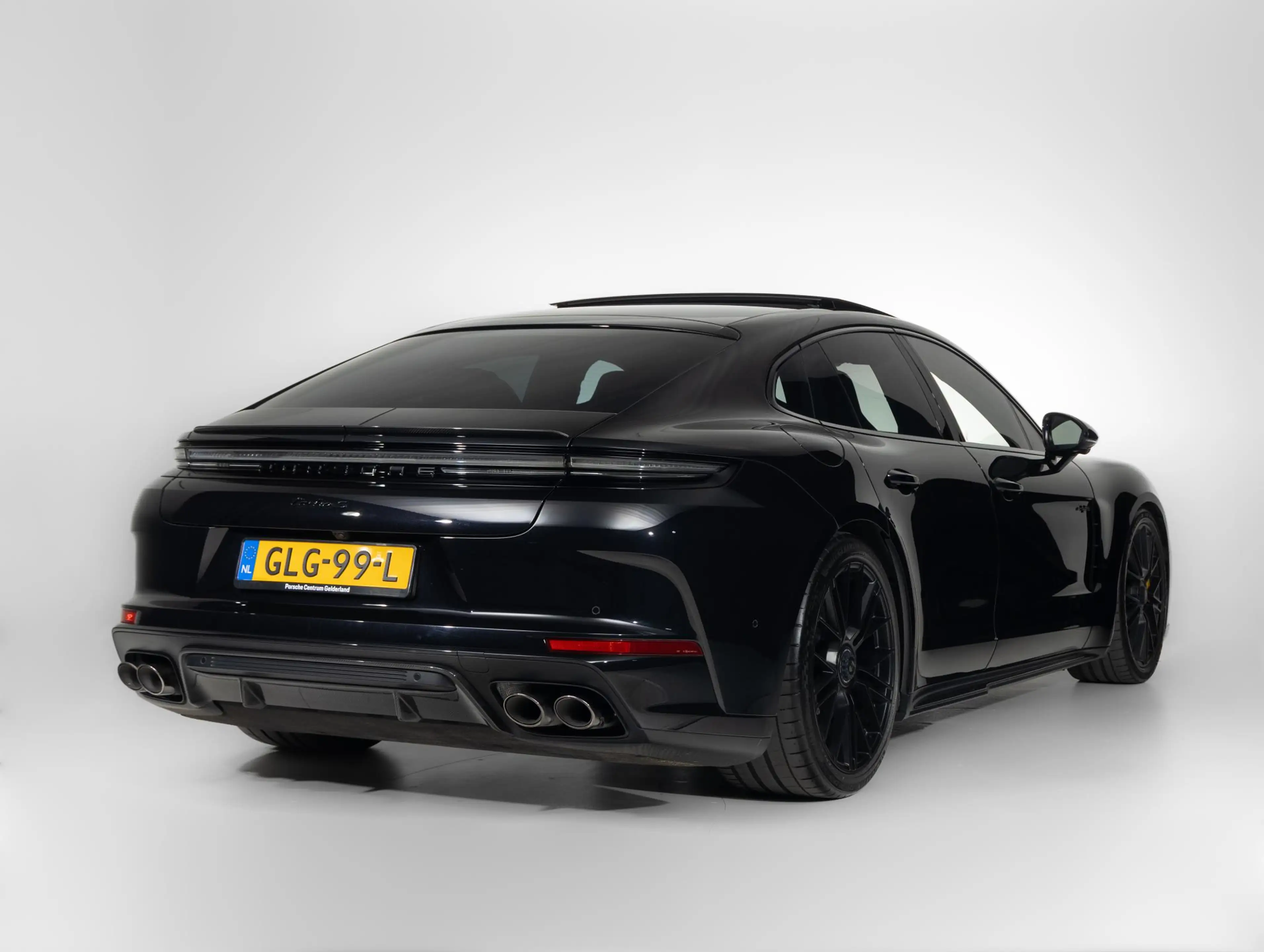 Porsche Panamera Turbo S E-Hybrid — photo 2