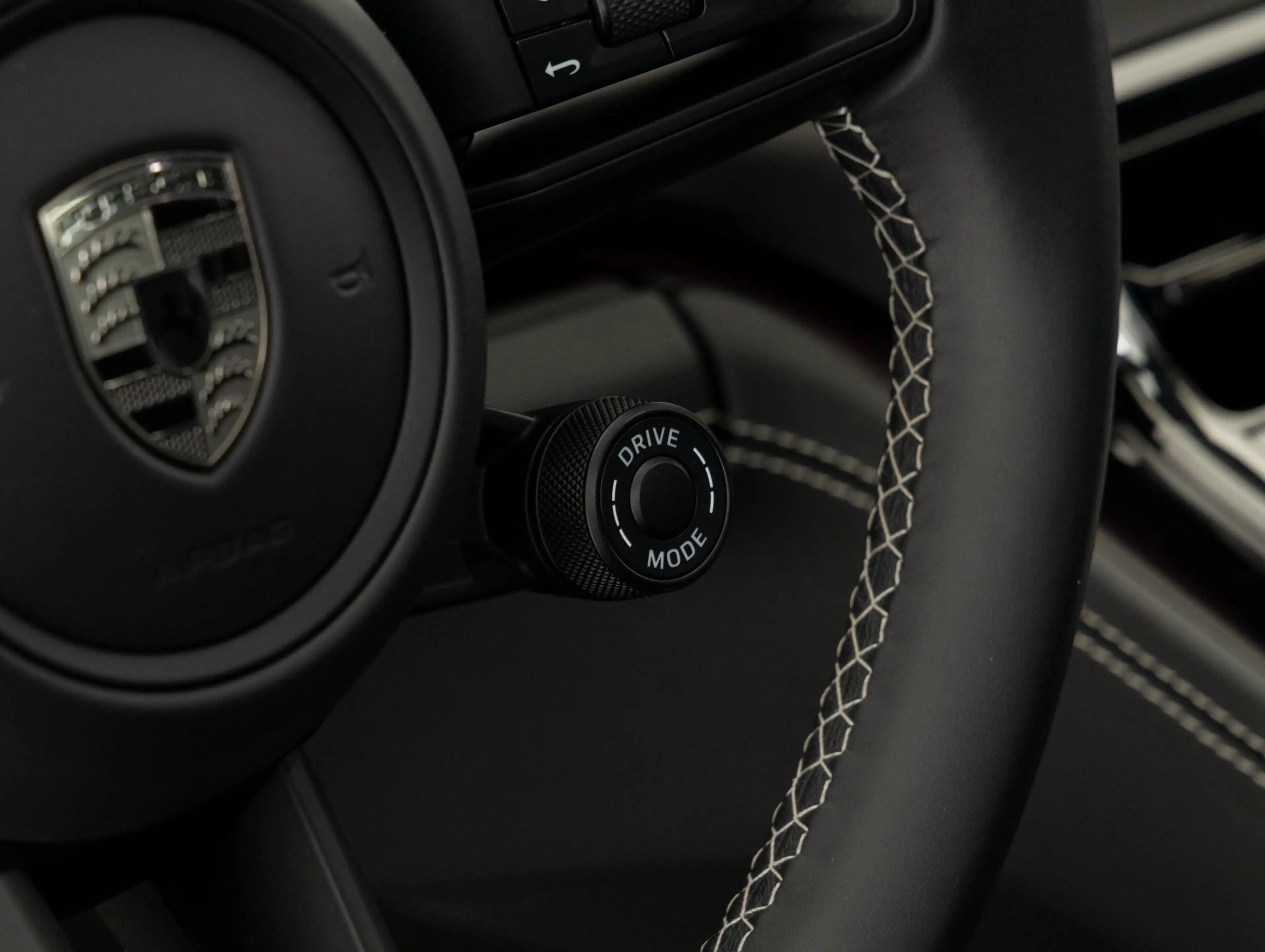 Porsche Panamera Turbo S E-Hybrid — photo 36