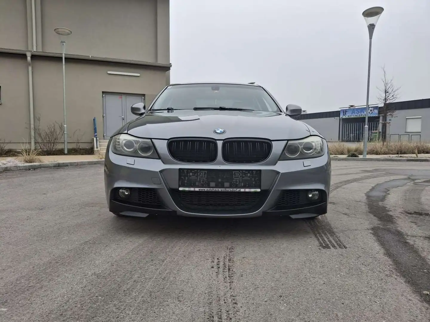 BMW 320 320d M-Paket Grau - 2