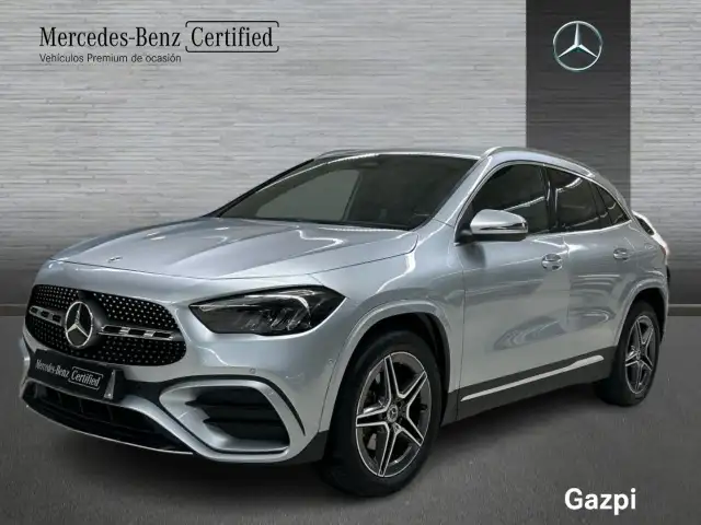 Mercedes-Benz GLA 250 e con tecnología híbrida EQ