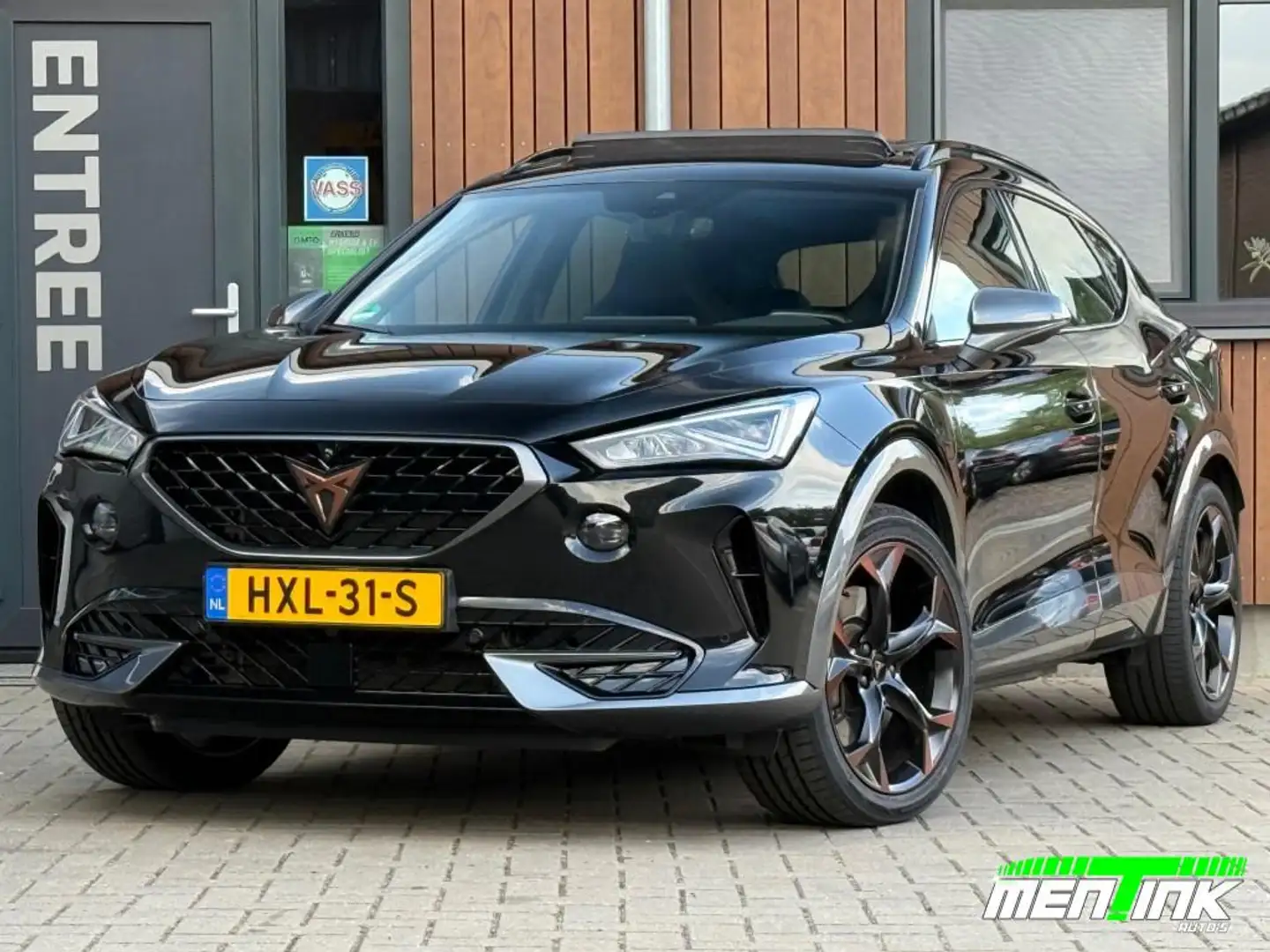 CUPRA Formentor 1.4 E-HYB Zwart VZ PERF. Pano Acc Trekhaak Zwart - 1