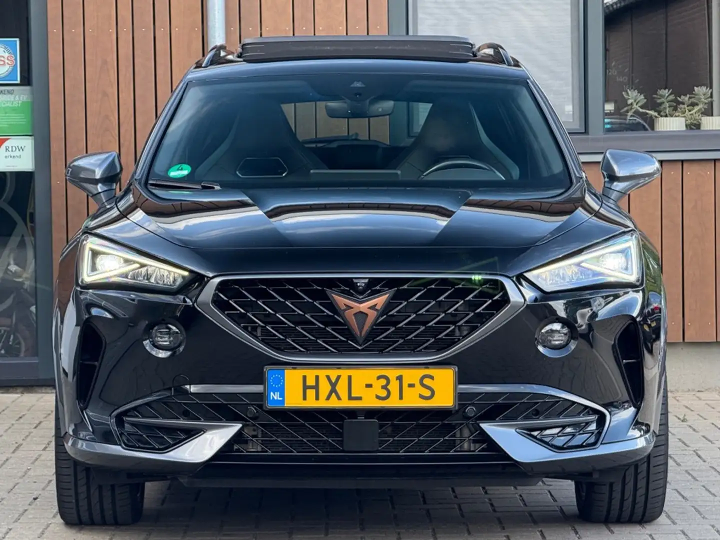 CUPRA Formentor 1.4 E-HYB Zwart VZ PERF. Pano Acc Trekhaak Zwart - 2