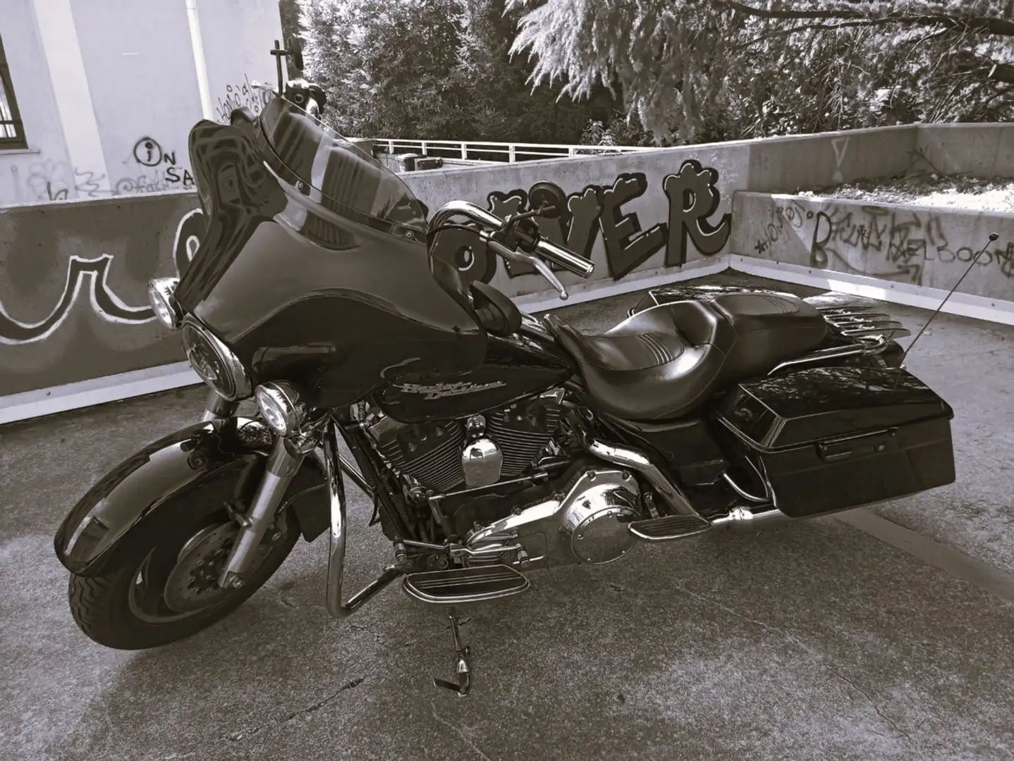 Harley-Davidson Street Glide Touring Černá - 2