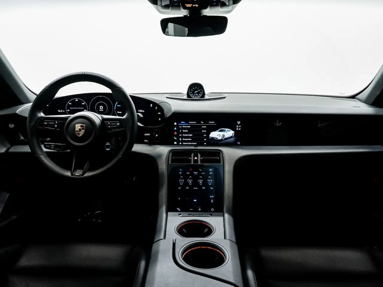 Porsche Taycan снимка Porsche Taycan