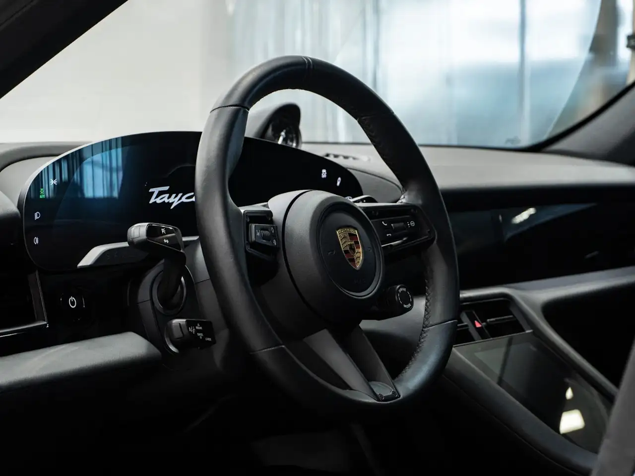Porsche Taycan снимка Porsche Taycan
