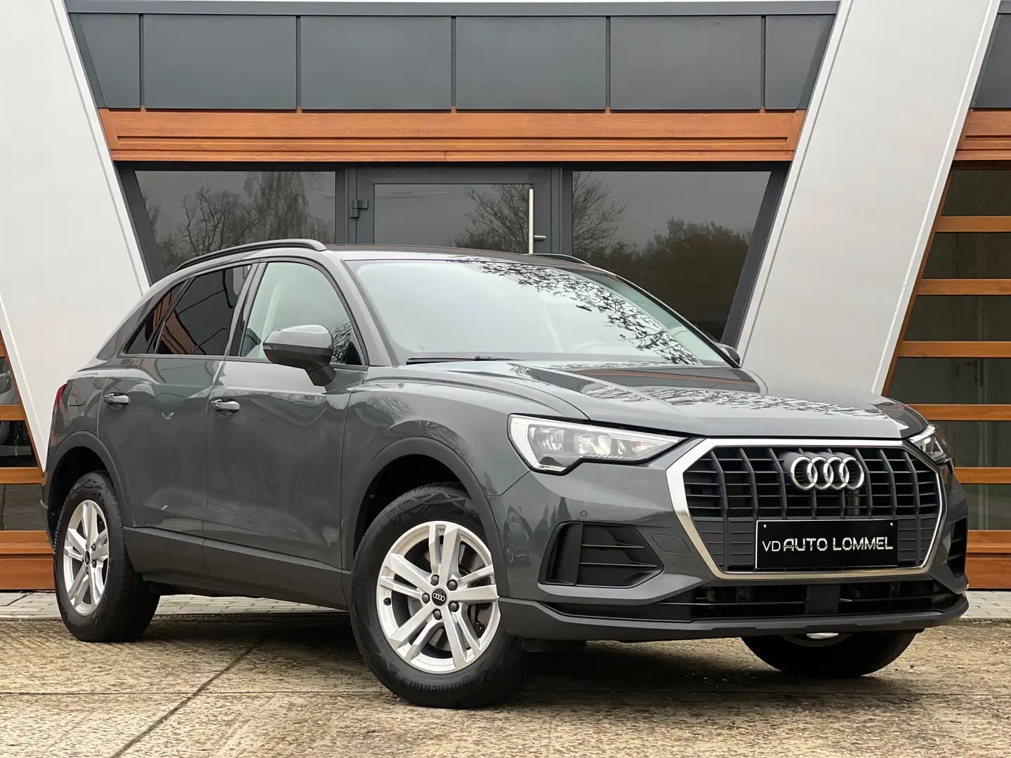 Audi Q3 45TFSI - AUTOMAAT/ LED/ ADAPTIVE/ 33000KM/GARANTIE Grijs - 1