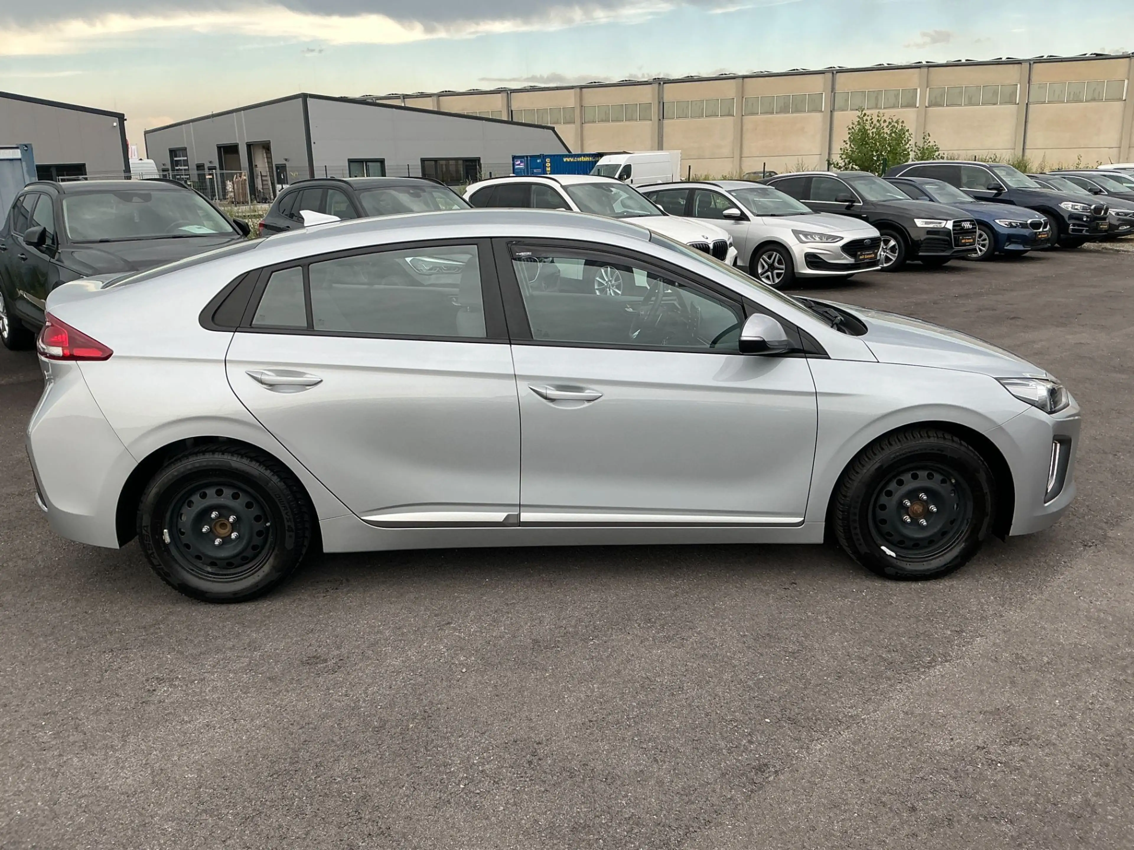 Hyundai IONIQ 1,6 GDi Hybrid Level 3 DCT Aut. — photo 7