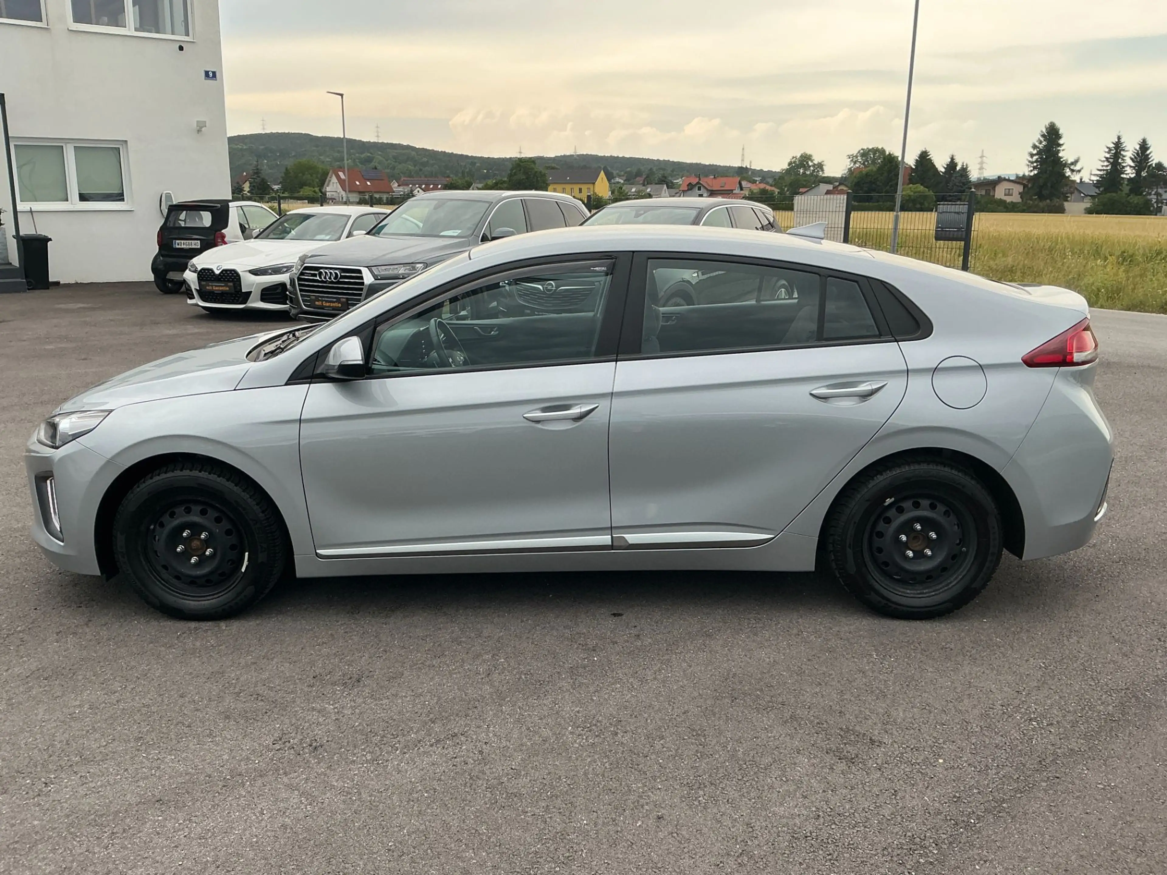 Hyundai IONIQ 1,6 GDi Hybrid Level 3 DCT Aut. — photo 8