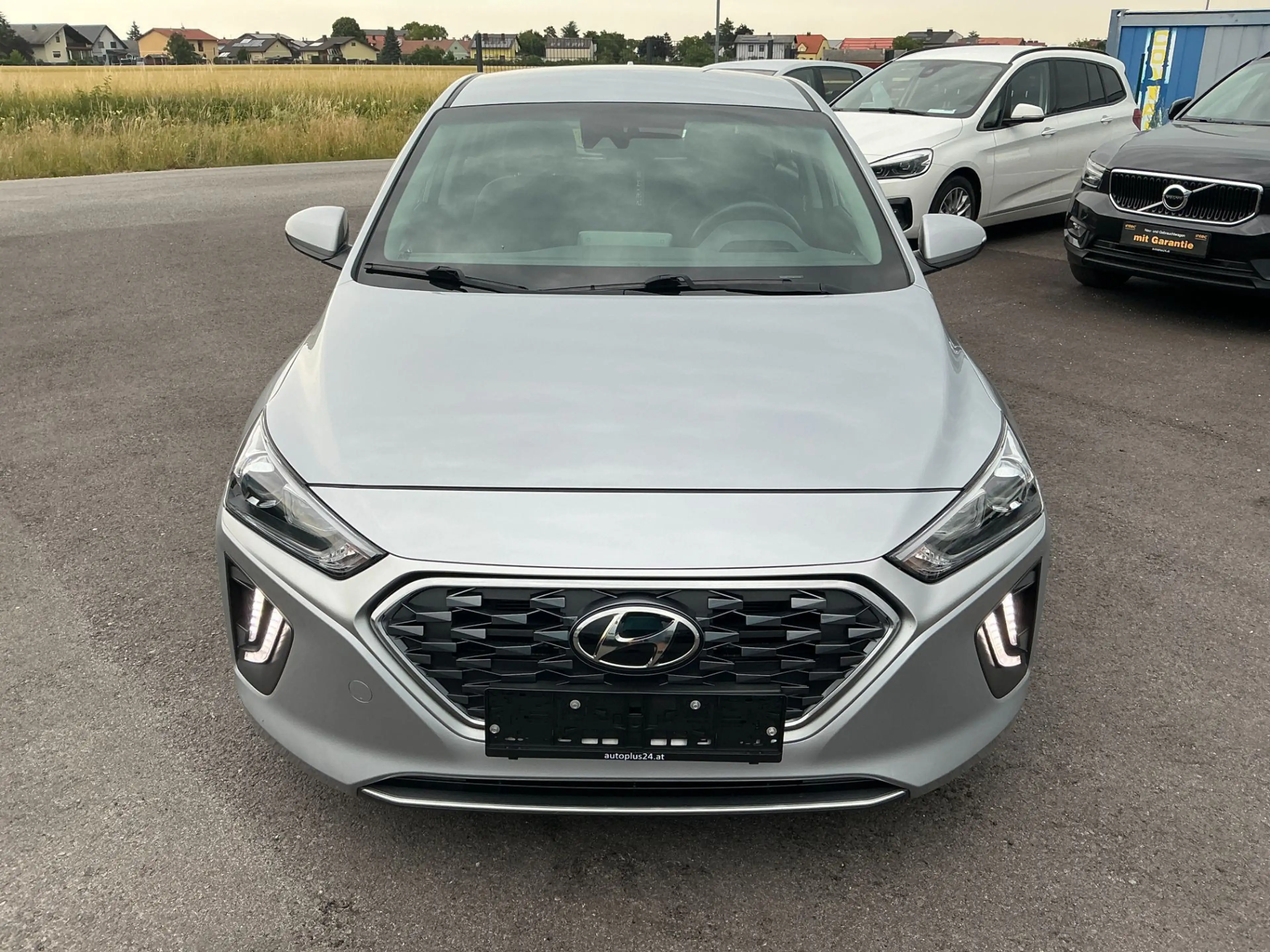 Hyundai IONIQ 1,6 GDi Hybrid Level 3 DCT Aut. — photo 2