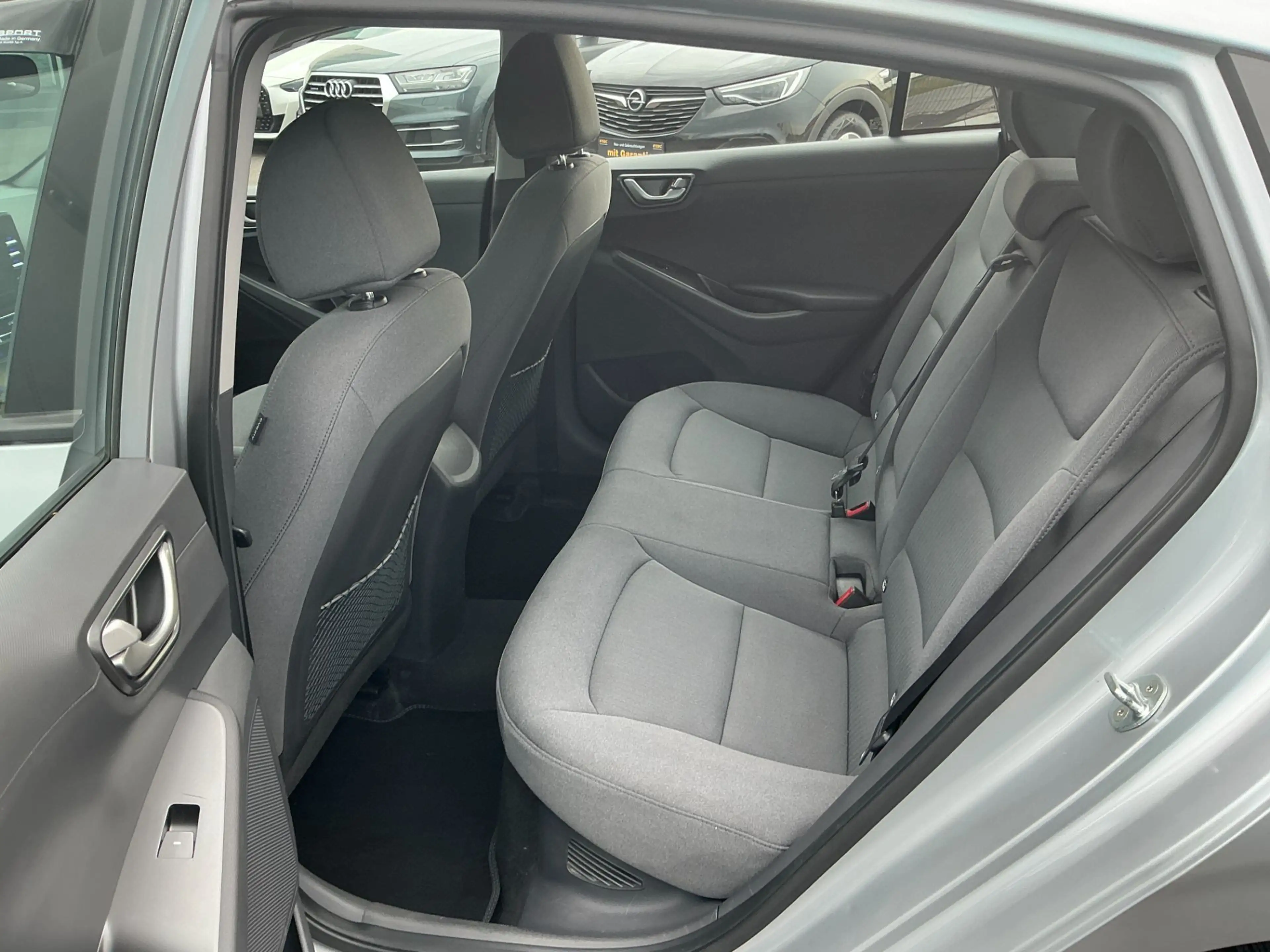 Hyundai IONIQ 1,6 GDi Hybrid Level 3 DCT Aut. — photo 10