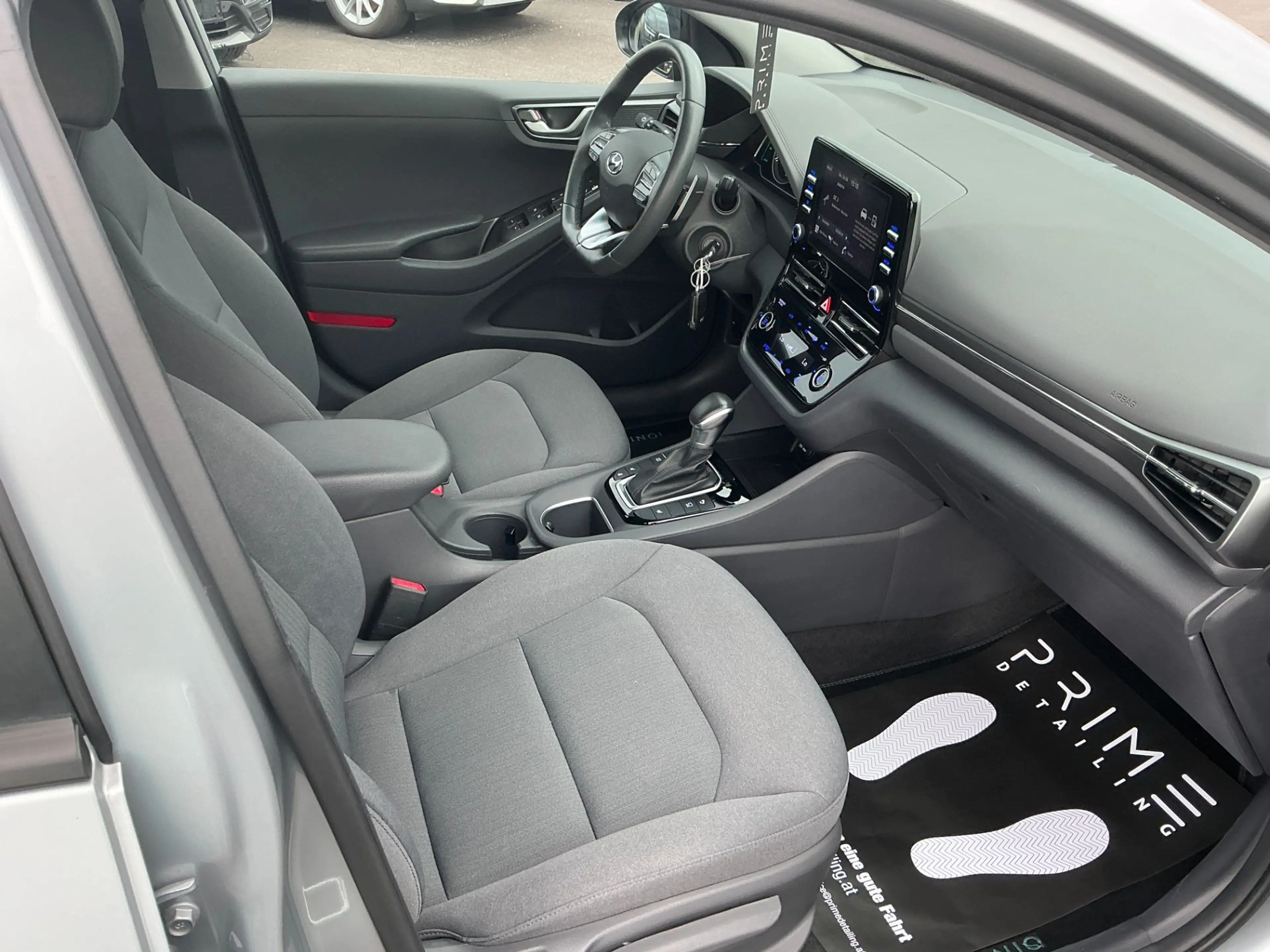 Hyundai IONIQ 1,6 GDi Hybrid Level 3 DCT Aut. — photo 11