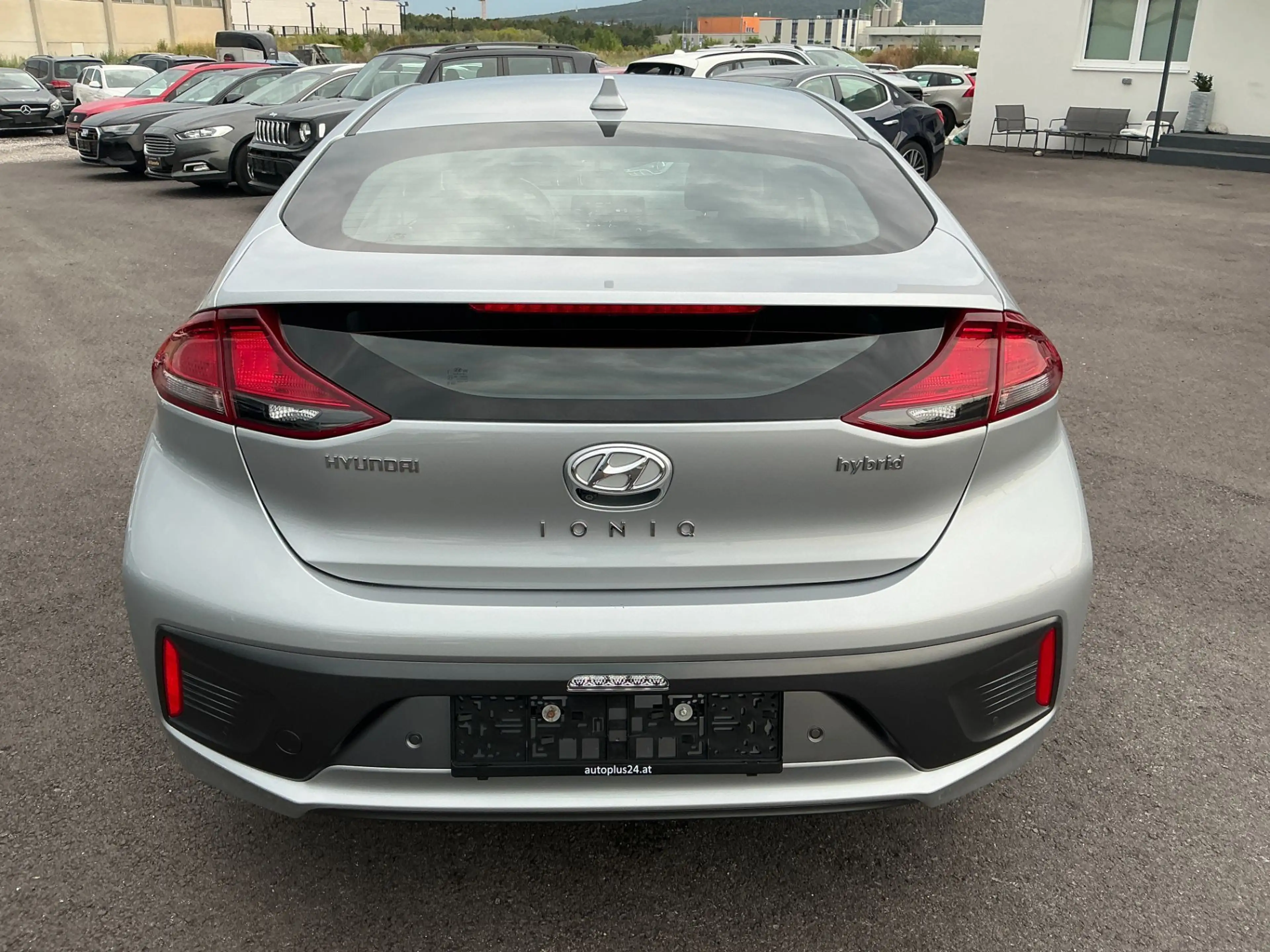 Hyundai IONIQ 1,6 GDi Hybrid Level 3 DCT Aut. — photo 5