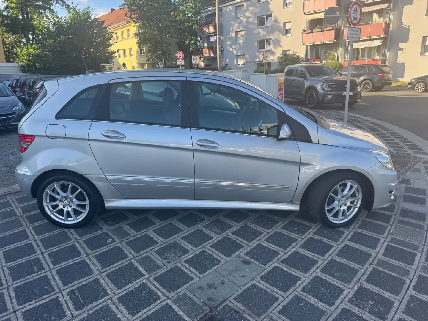 Mercedes-Benz B 180 B -Klasse B 180 CDI Sport Edition Silber - 2