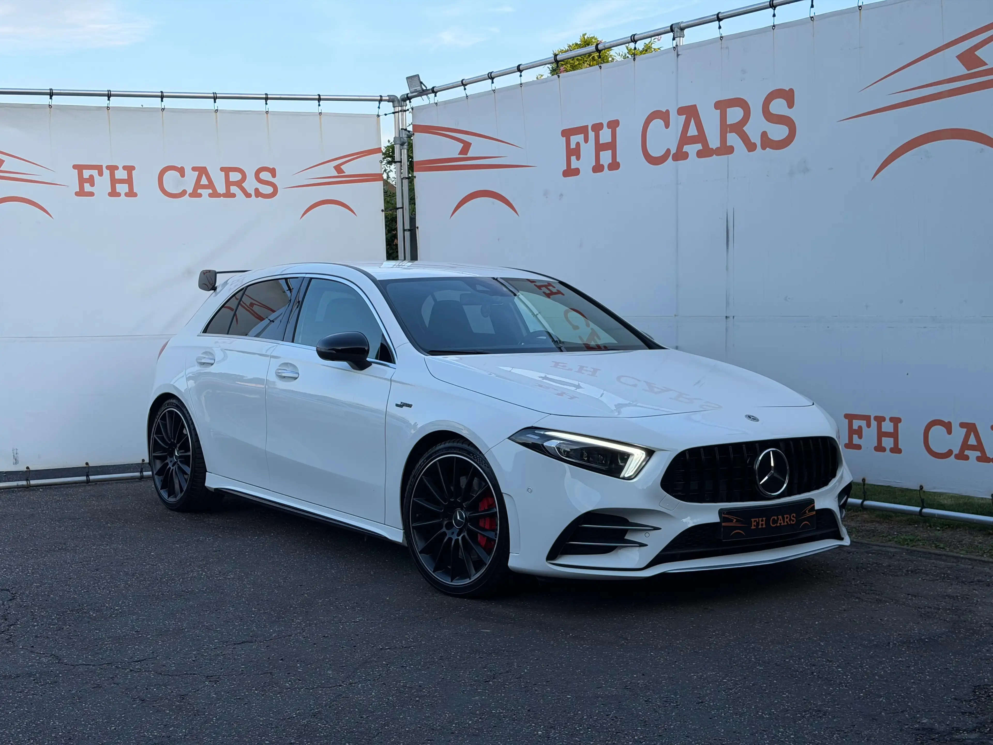 Mercedes-Benz A 35 AMG 4- MATIC *AMG BUCKET SEATS*360° CAMERA*ALCANTARA*FULL FULL OPTION*