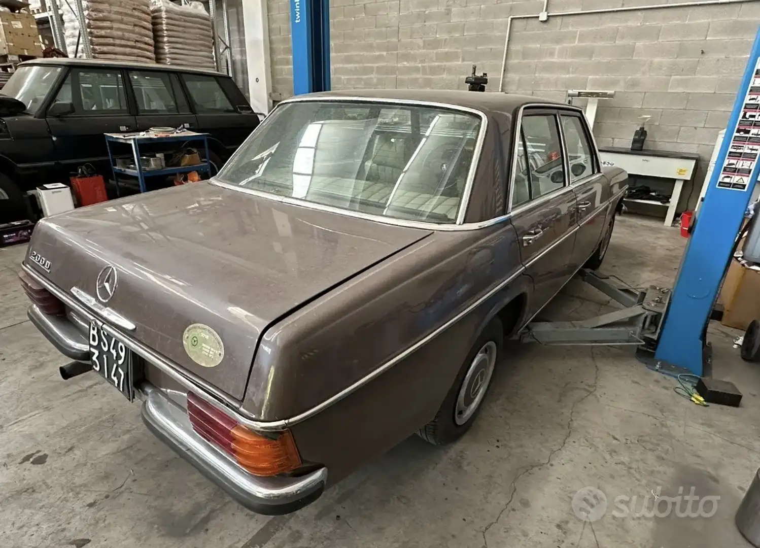 Mercedes-Benz 200 Mercedes Benz 200D/8 Daimler - 2