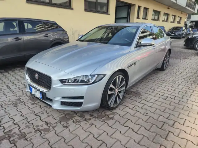 Jaguar XE 2.0 D Turbo 180CV aut. Portfolio
