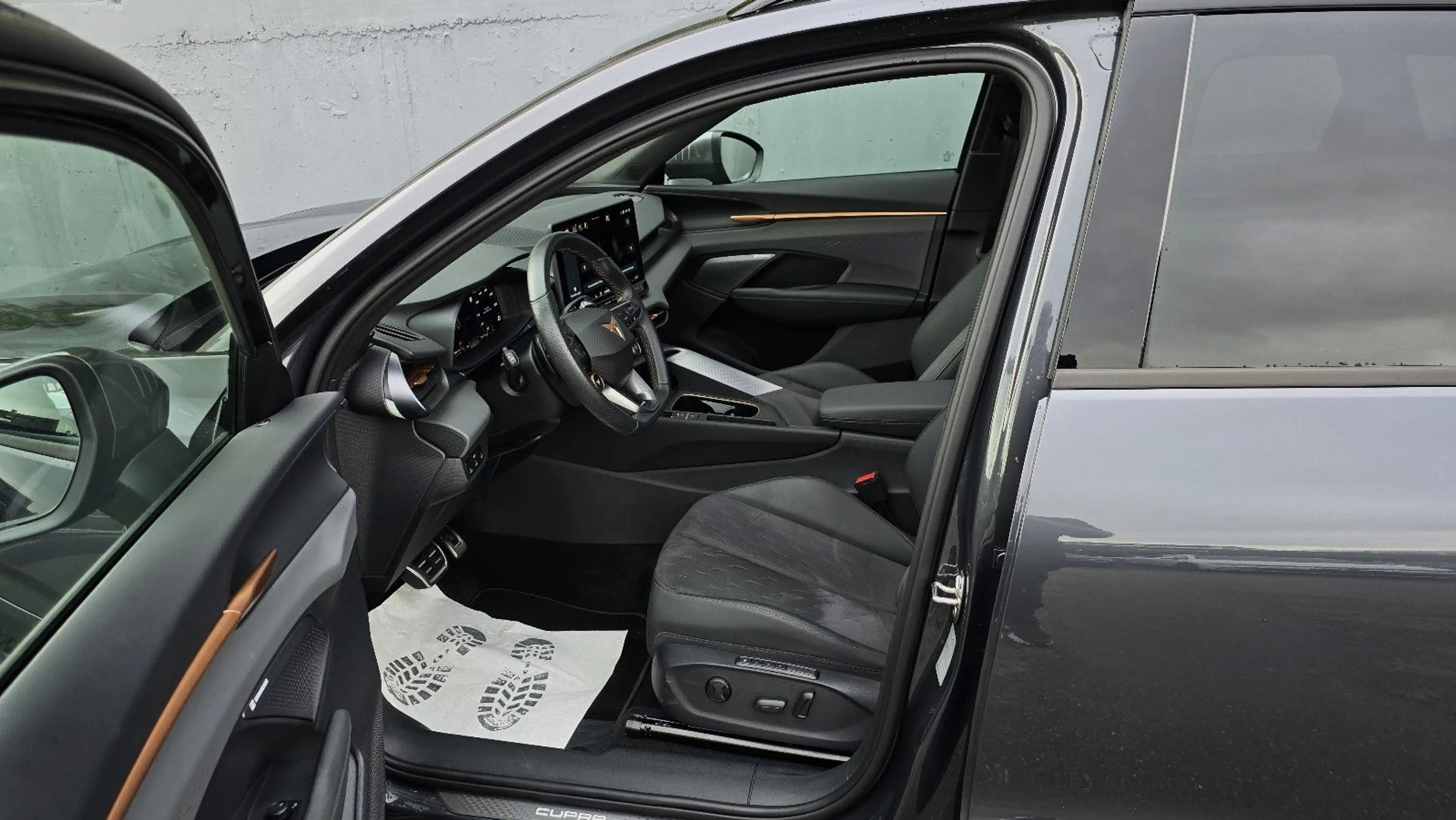 CUPRA Terramar 1.5 e-HYBRID VZ DSG Pano/Matrix/AHK/VOL — photo 6