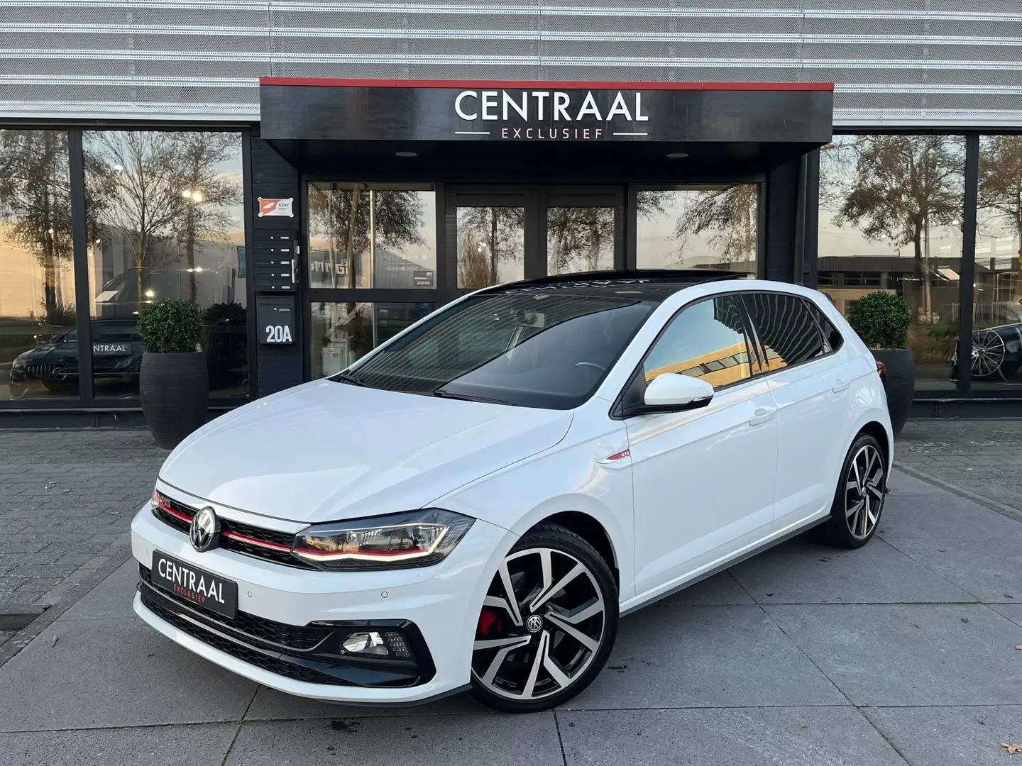 Volkswagen Polo GTI 2.0 TSI|Pano|Beats|Carplay|Pdc|Stoelverwarming|200 Weiß - 1
