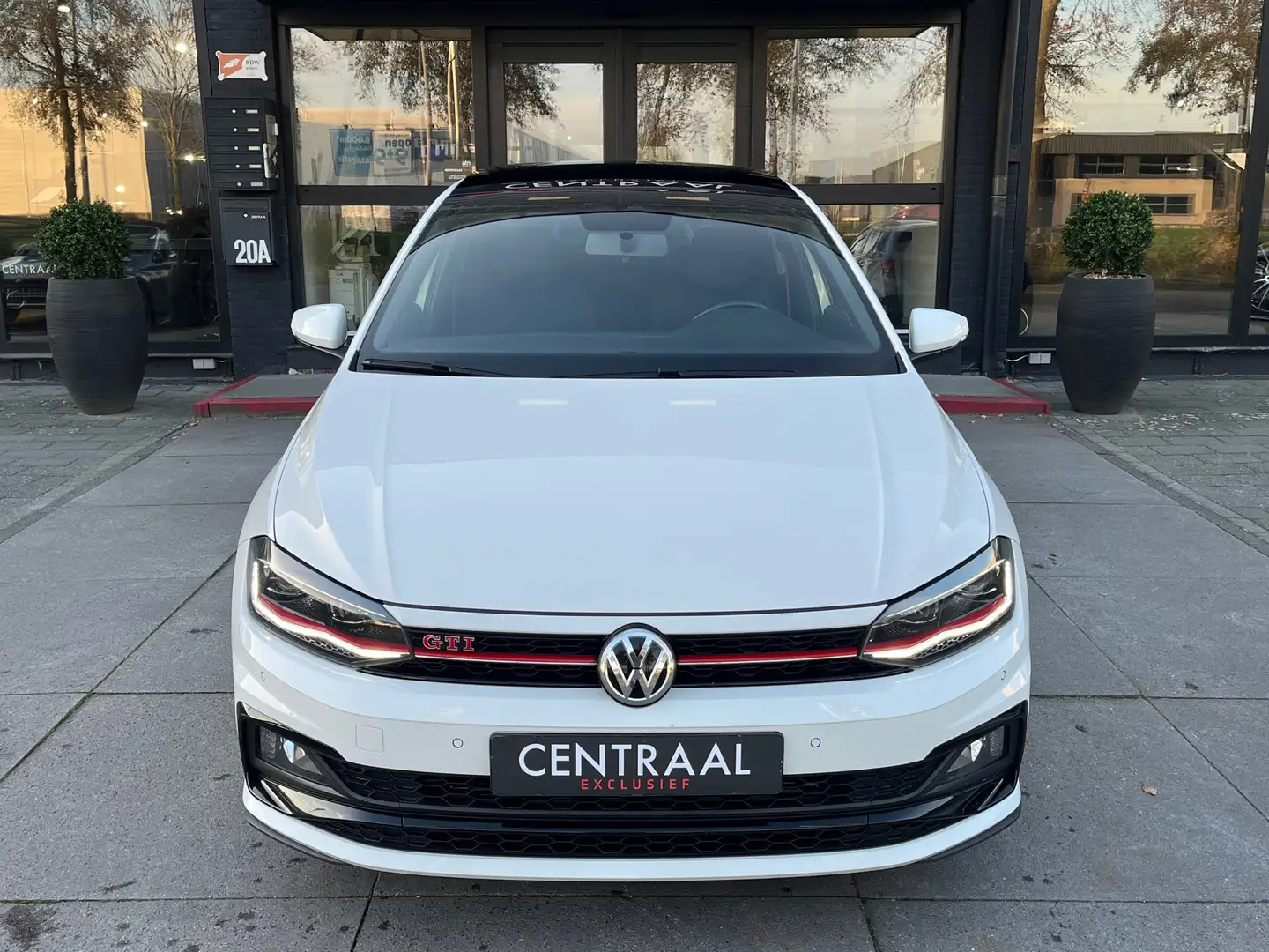 Volkswagen Polo GTI 2.0 TSI|Pano|Beats|Carplay|Pdc|Stoelverwarming|200 Weiß - 2