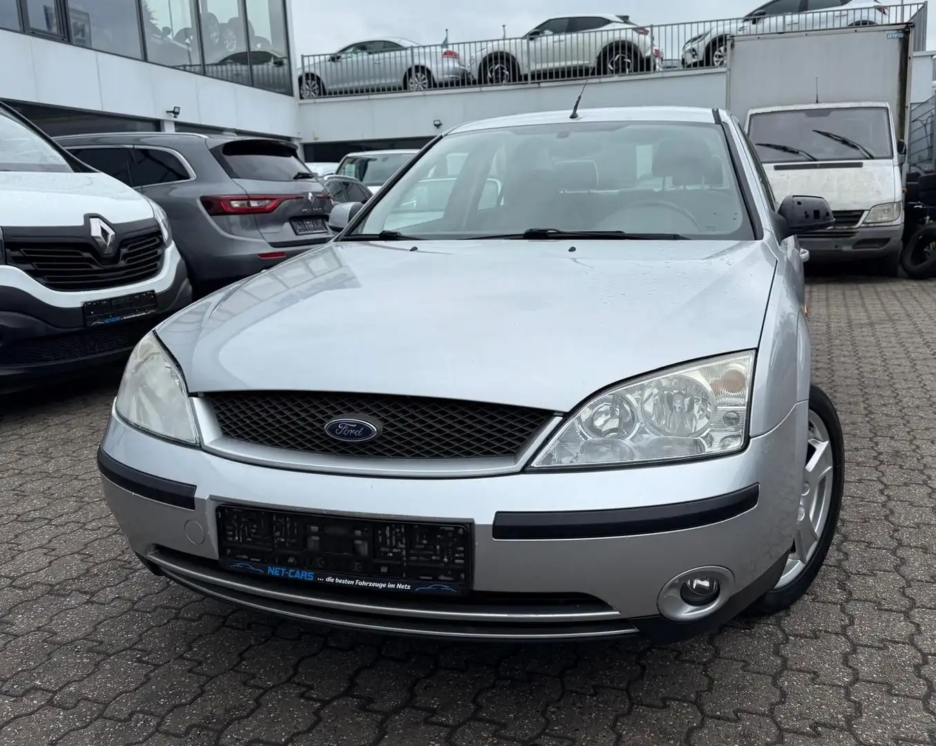 Ford Mondeo 1.8  Ghia*Klima*NAVi*TÜV11/27 Zilver - 1