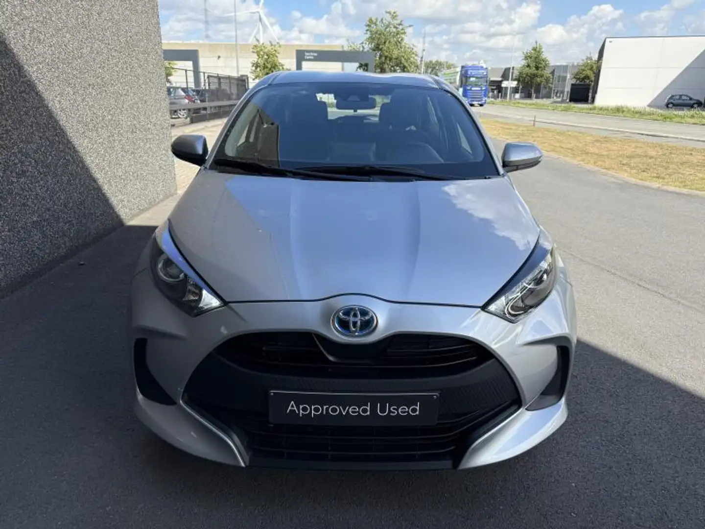 Toyota Yaris 1.5 Hybrid Dynamic + Navi Argento - 2