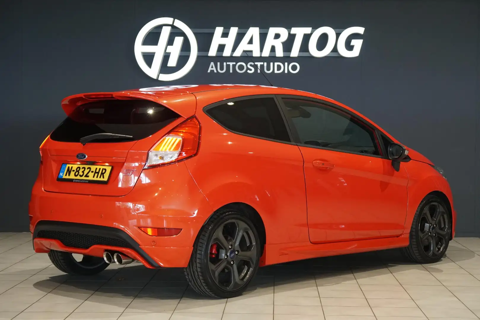 Ford Fiesta 1.6 ST2 + KEYLESS / CRUISE / SPORTUITLAAT Rojo - 2