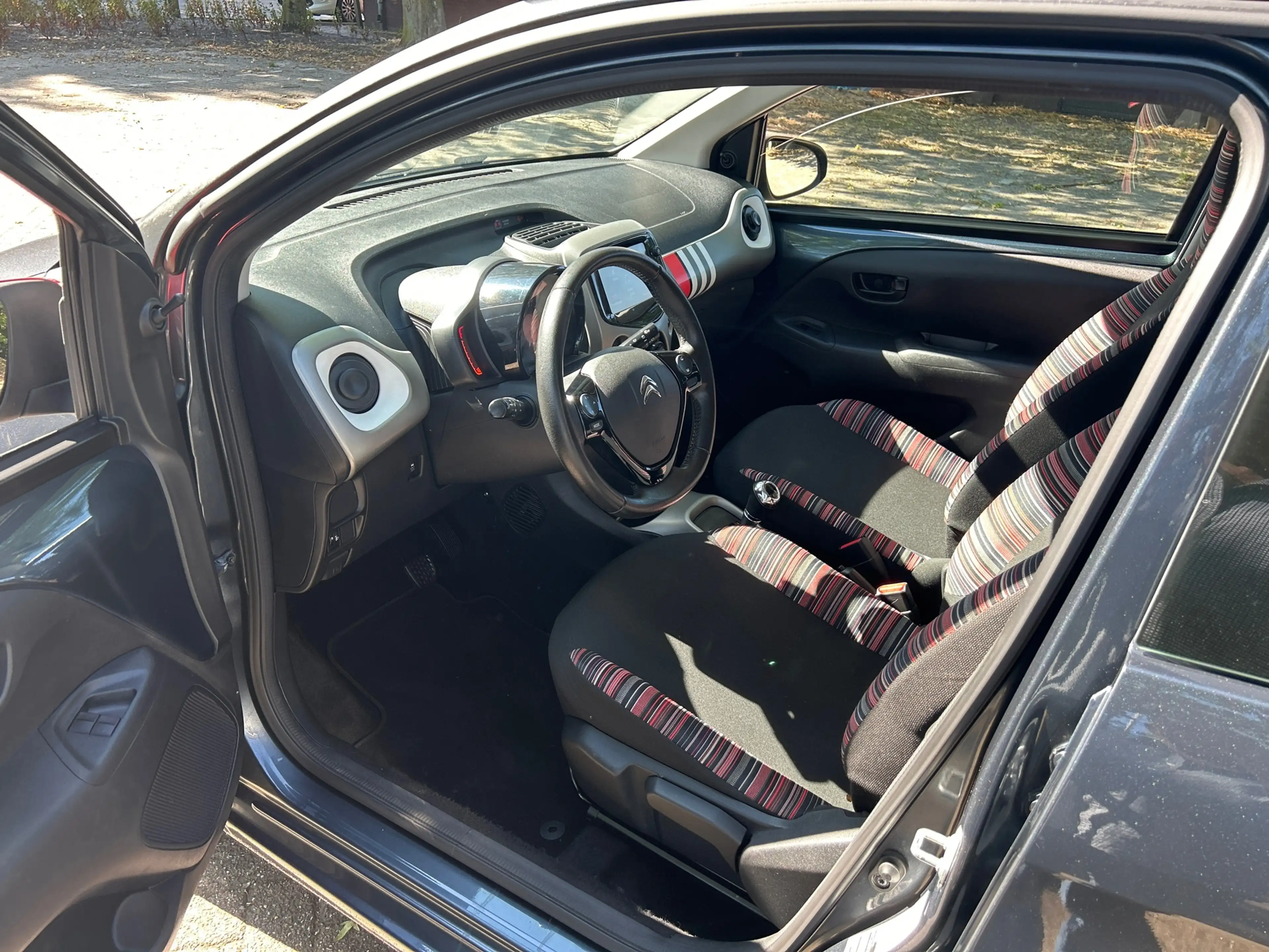 Citroen C1 1.0 VTi Shine — photo 11