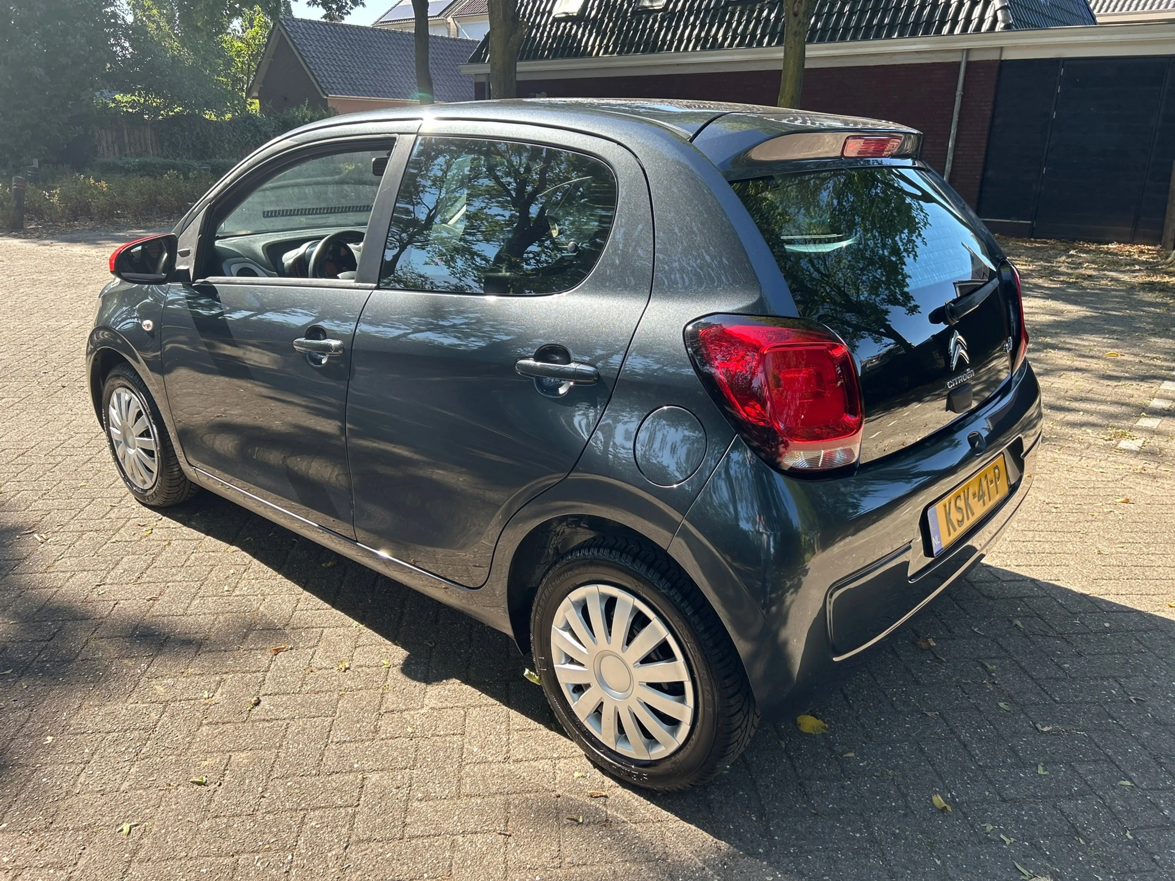 Citroen C1 1.0 VTi Shine — photo 2