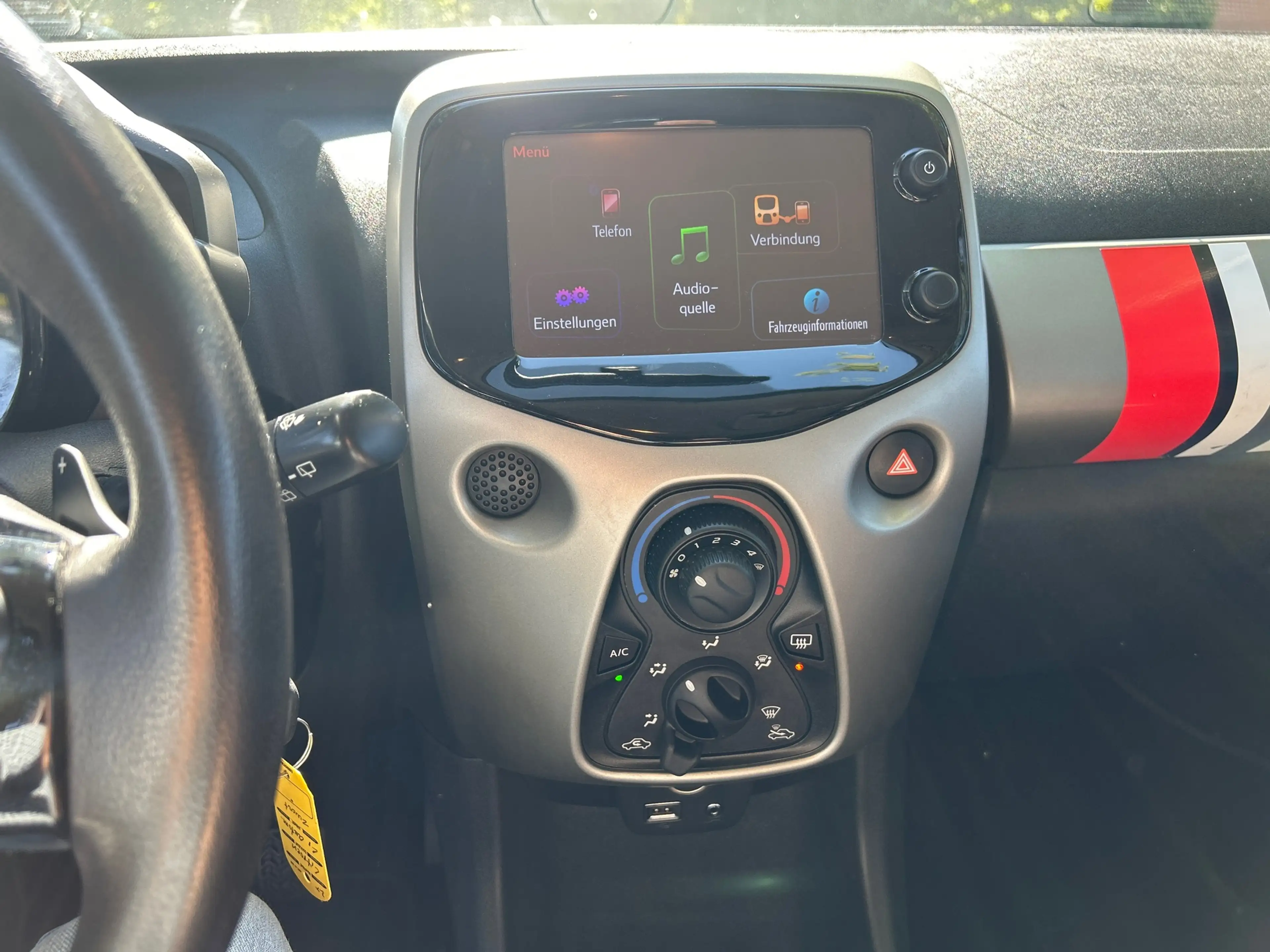 Citroen C1 1.0 VTi Shine — photo 9