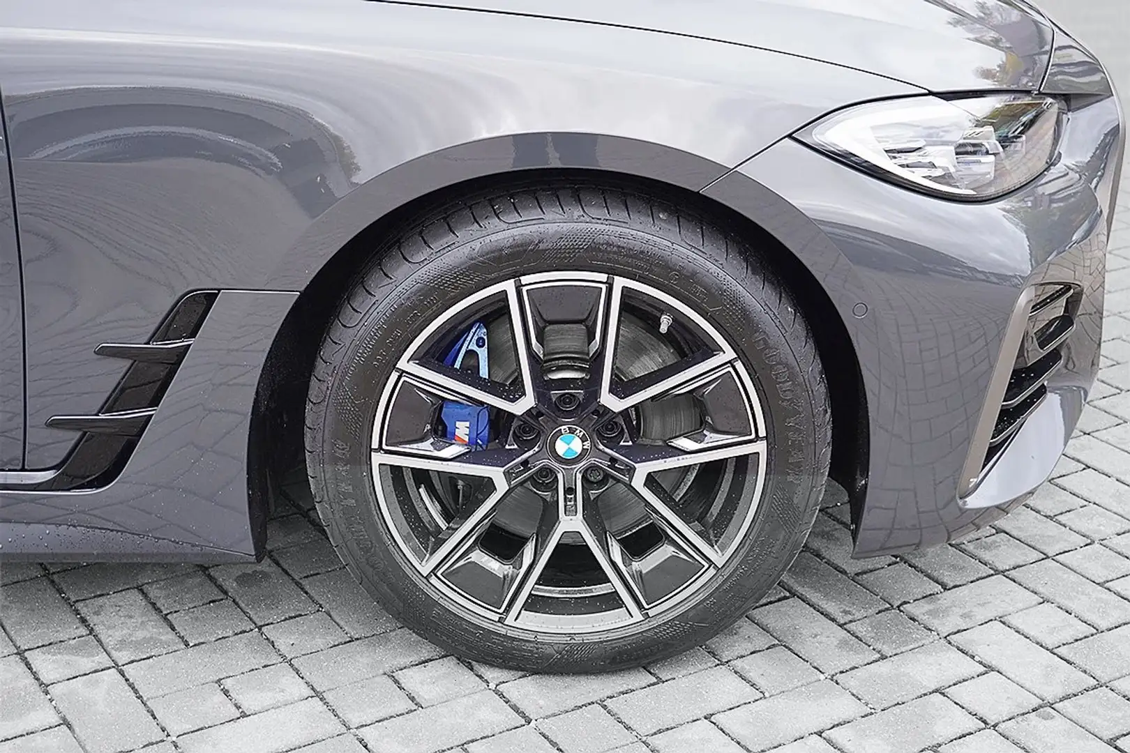 BMW 440 M440i xDrive Gran Coupé Head-Up ACC Kamera HiFi eS Grau - 2