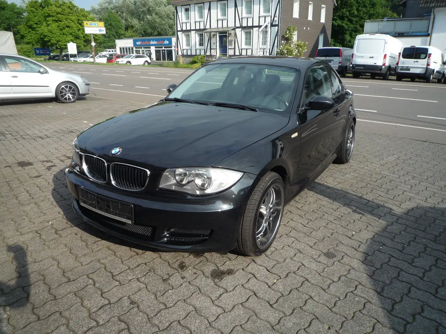 BMW 120 120d Schwarz - 1