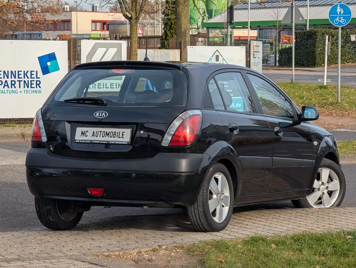 Kia Rio 1.4 EX Top*KLIMA*RADIO-CD*ZV-FUNK !! Schwarz - 2