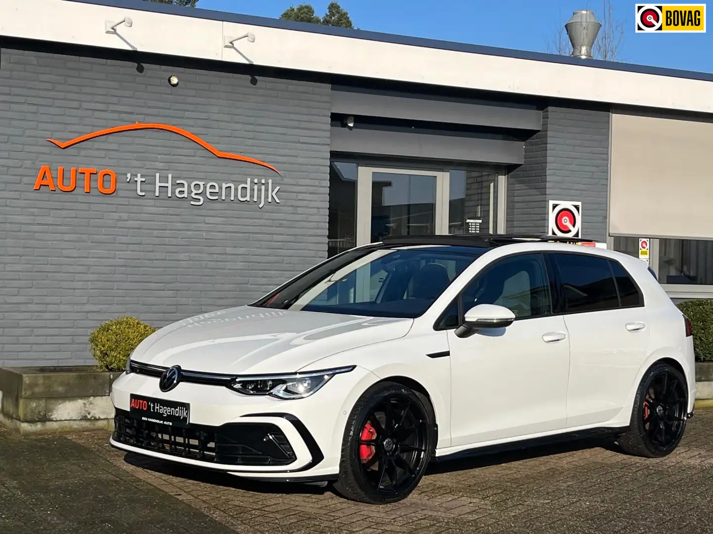 Volkswagen Golf 1.5 TSI R-Line 150PK pano H&K IQ 19" GARANTIE Wit - 1