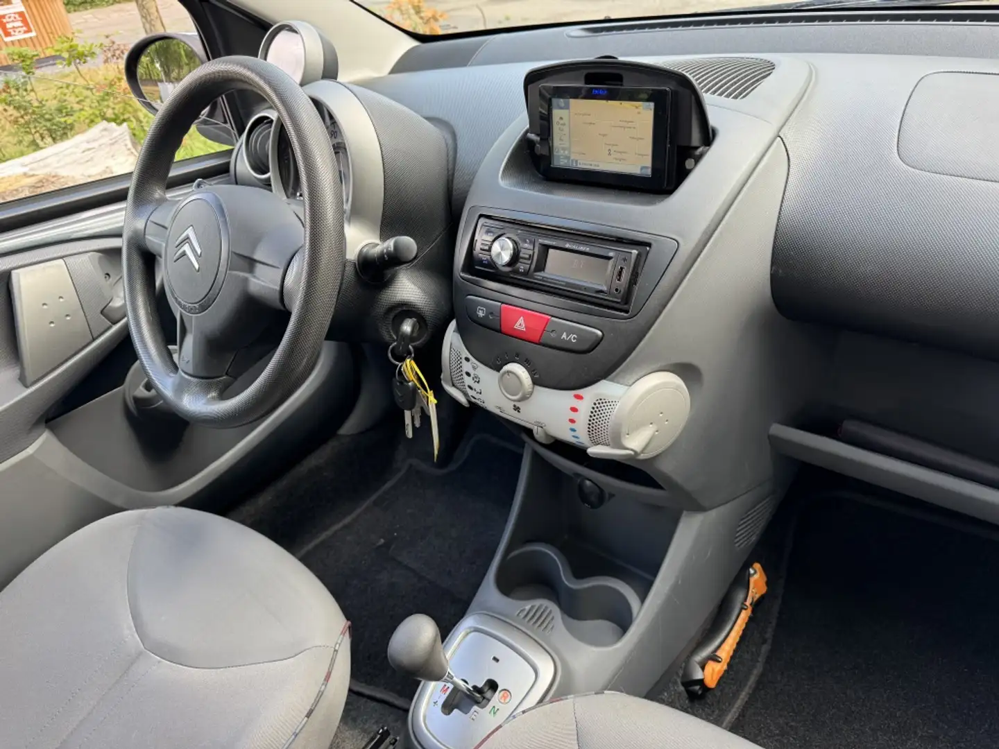 Citroen C1 1.0 12V Ambiance AUT. NAVI AIRCO BT Grijs - 2